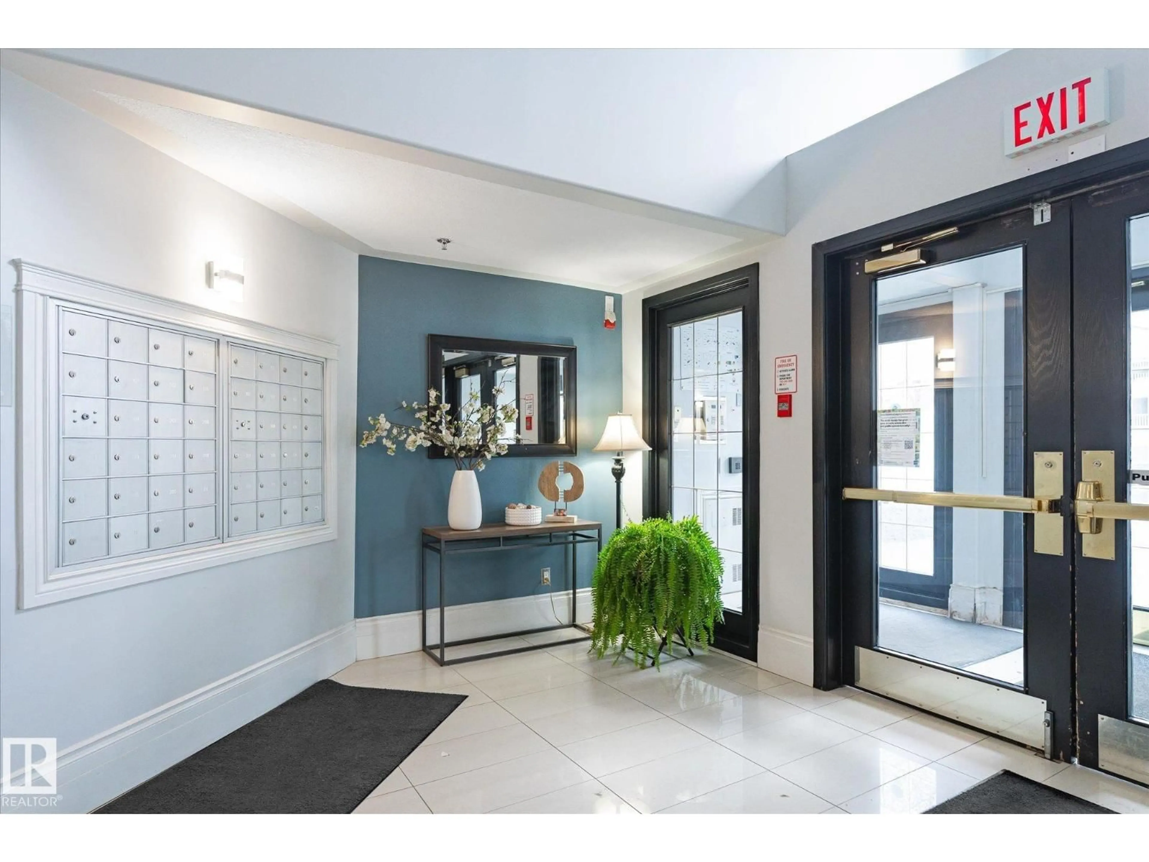 Indoor foyer for #207 - 12028 103 AV, Edmonton Alberta T5K2T9