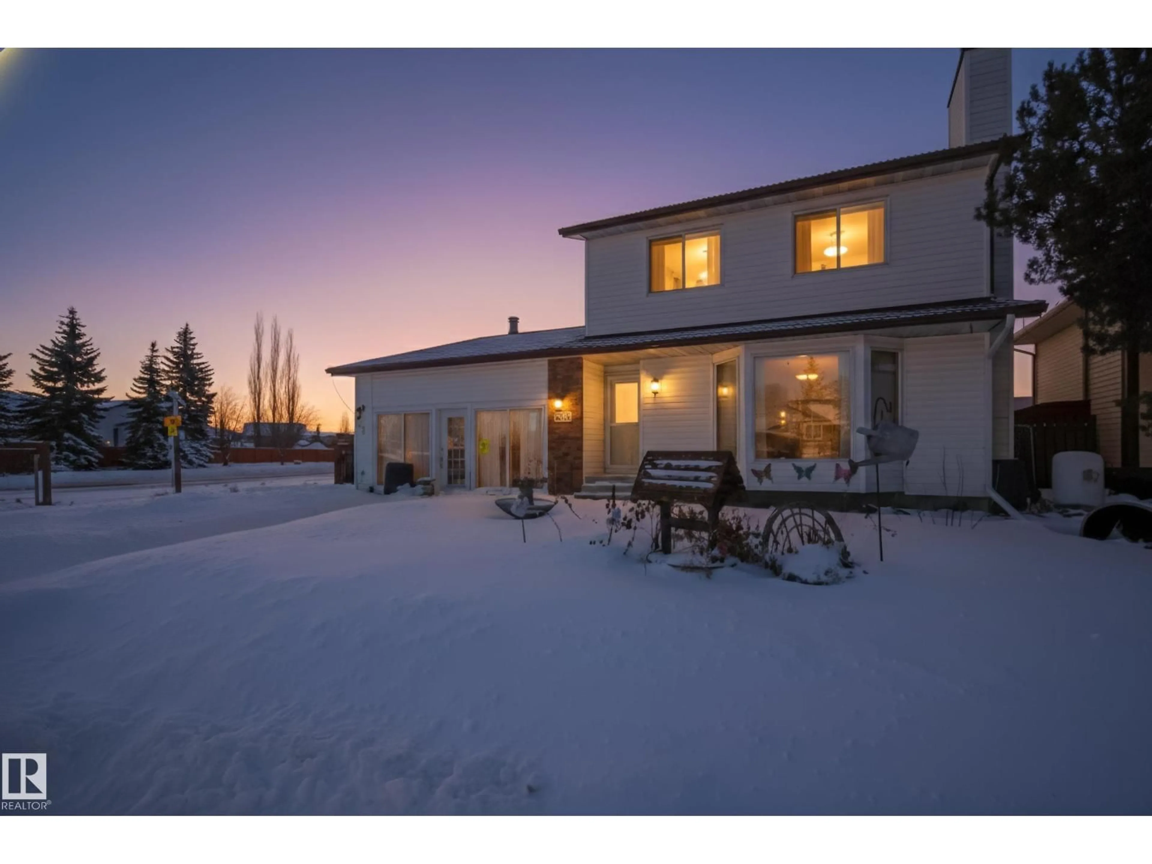 A pic from outside/outdoor area/front of a property/back of a property/a pic from drone, unknown for 3801 33 AV, Leduc Alberta T9E6E5