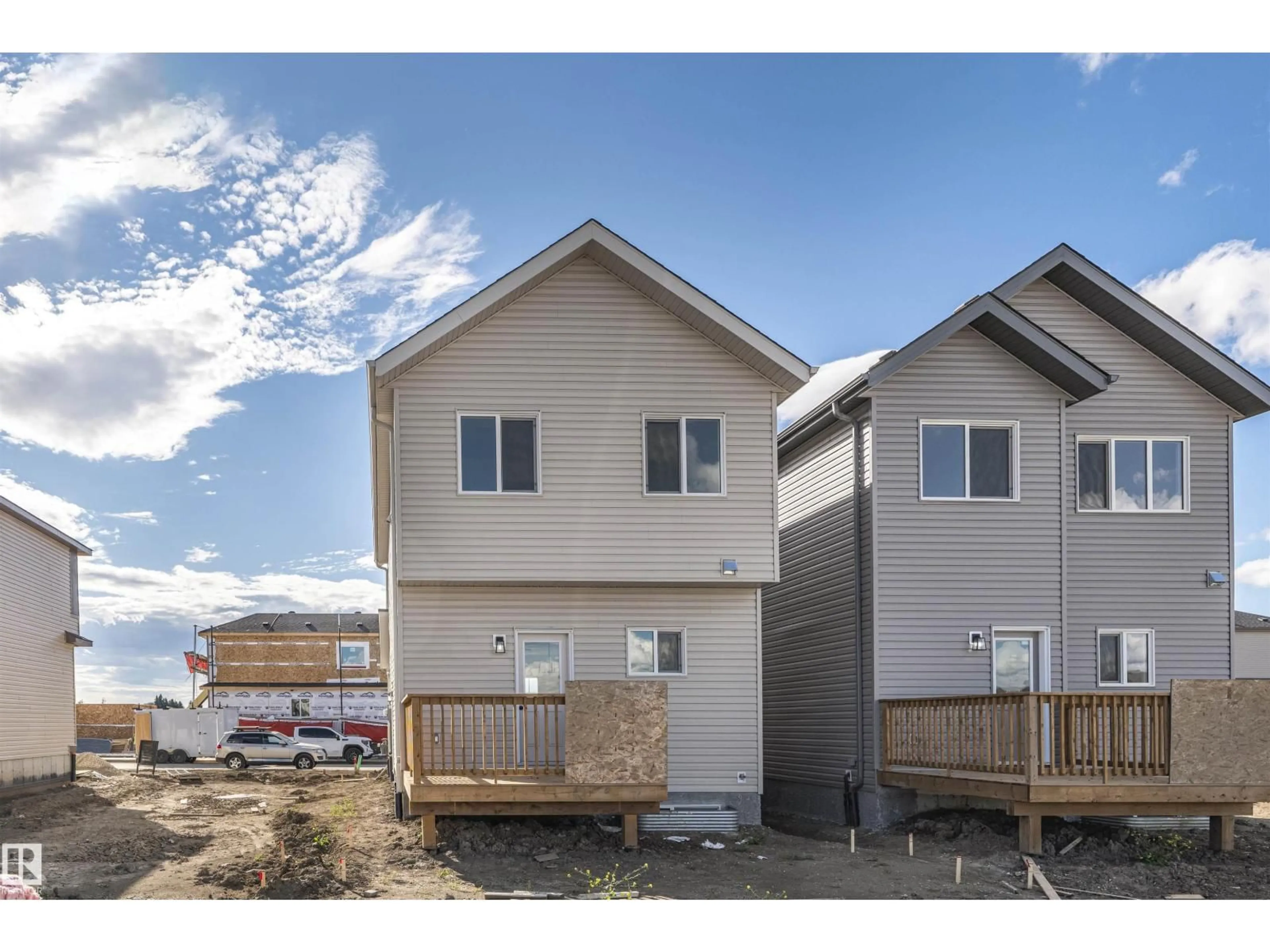 Home with vinyl exterior material, unknown for NW - 1535 211 ST, Edmonton Alberta T6M2M7
