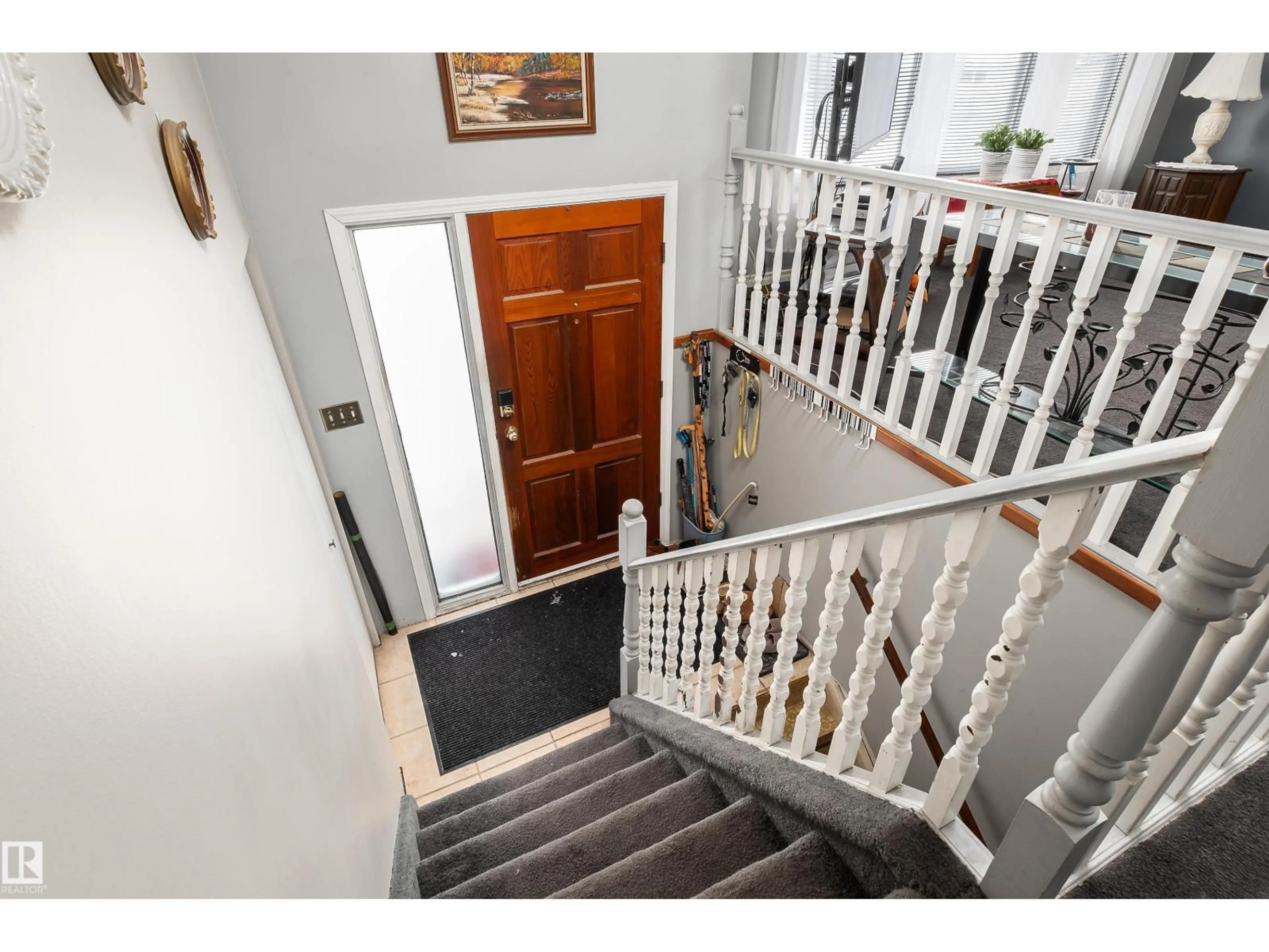 Indoor foyer for NW - 3424 65 ST, Edmonton Alberta T6L2C6