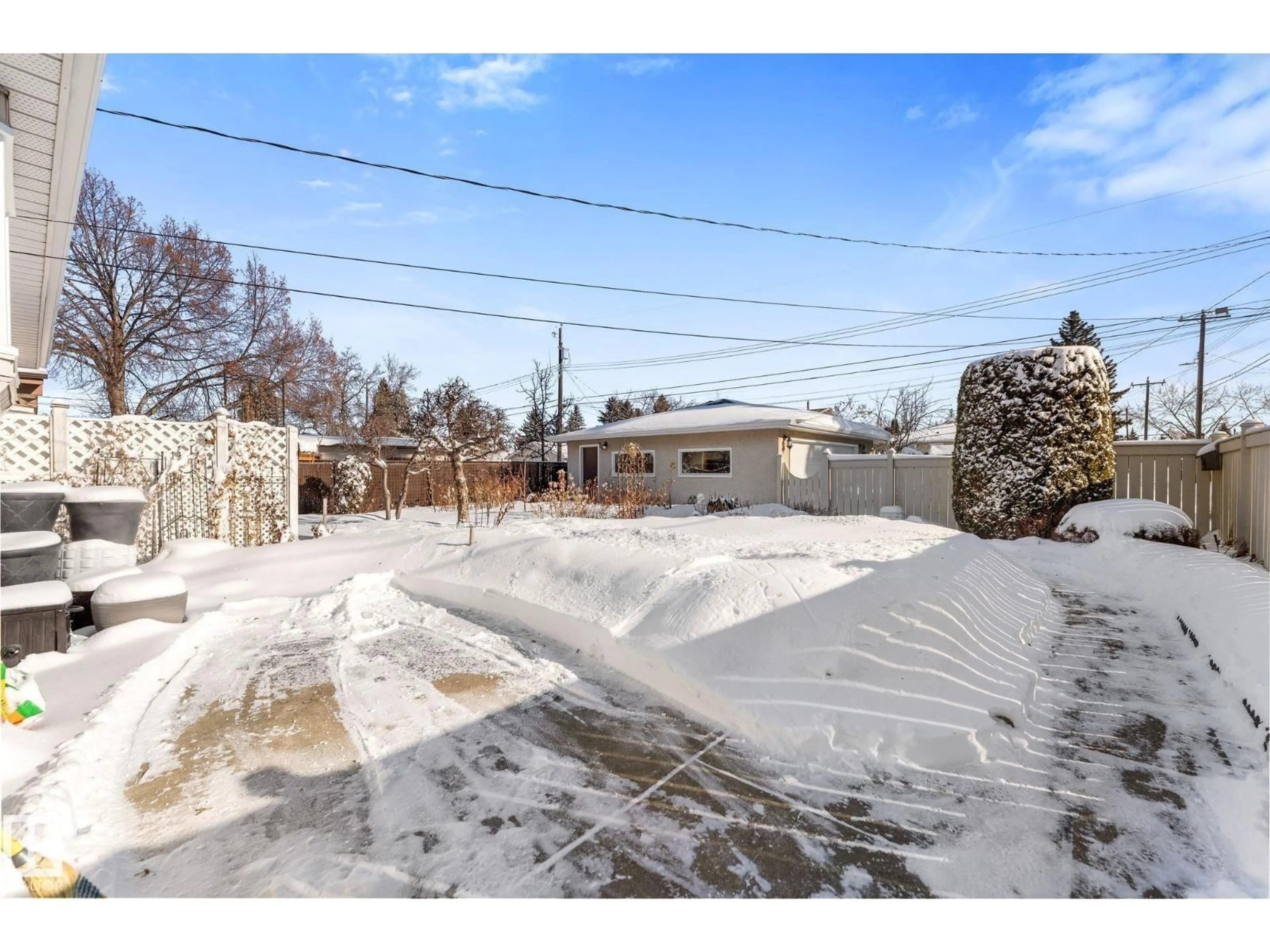 A pic from outside/outdoor area/front of a property/back of a property/a pic from drone, street for NW - 3519 111B ST, Edmonton Alberta T6G1J9