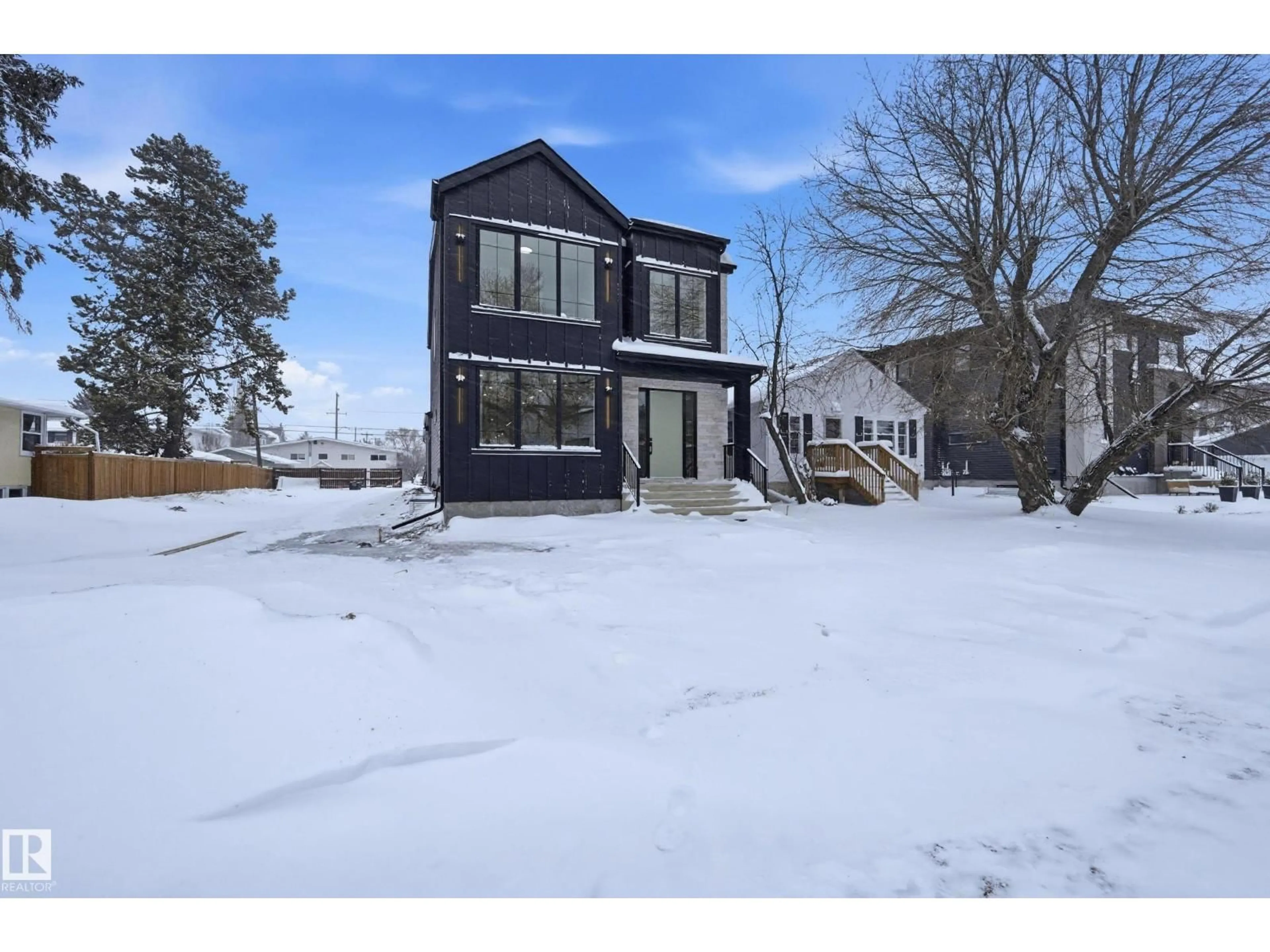 A pic from outside/outdoor area/front of a property/back of a property/a pic from drone, street for NW - 11121 51 ST, Edmonton Alberta T5W3E5