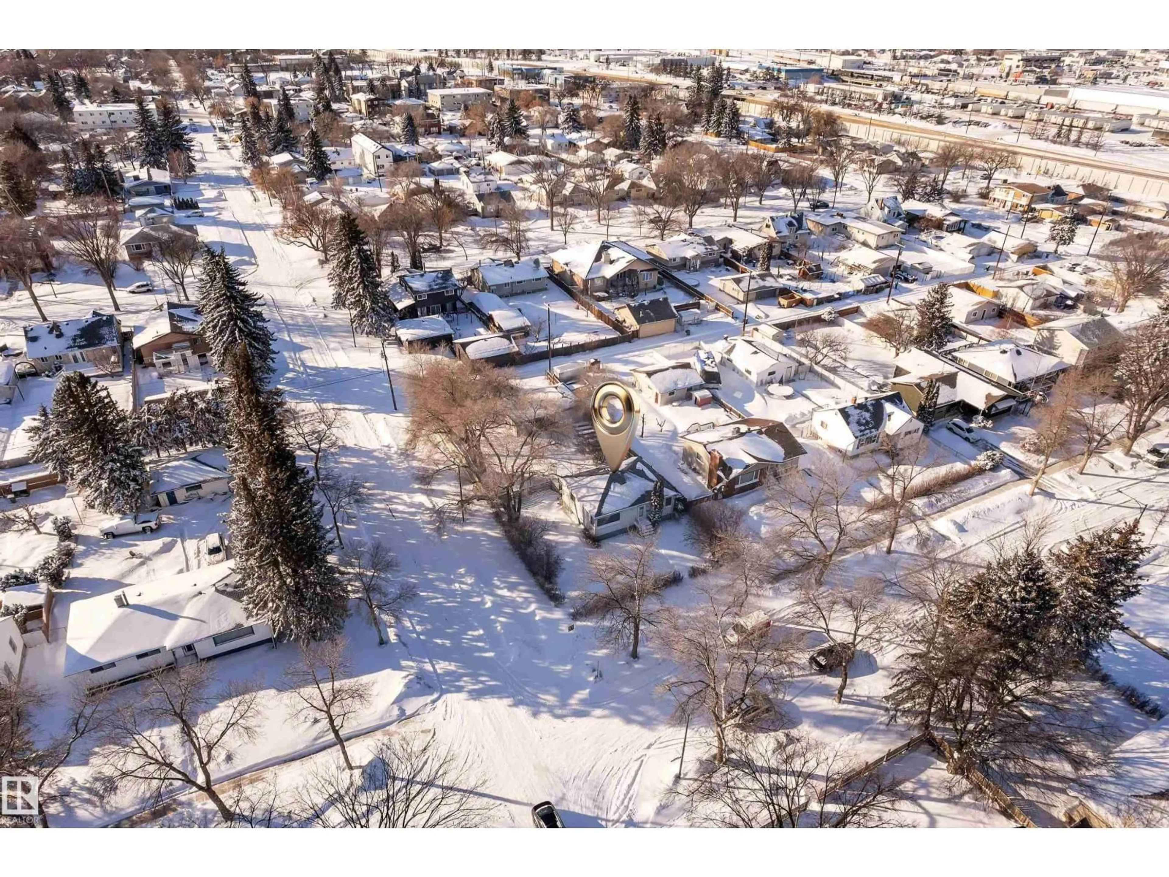 A pic from outside/outdoor area/front of a property/back of a property/a pic from drone, street for NW - 12410 79 ST, Edmonton Alberta T5B2M3