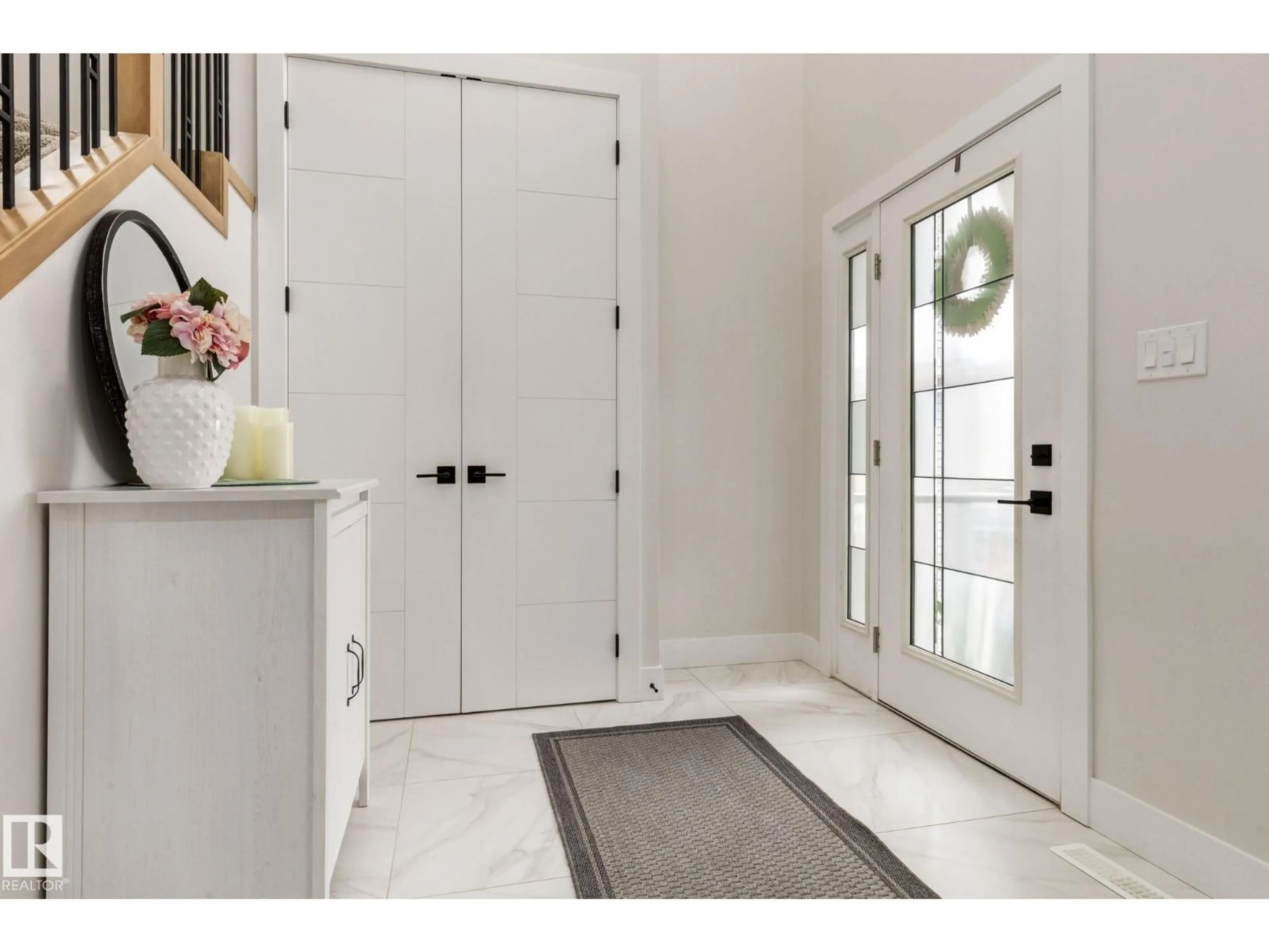 Indoor entryway for SW - 16311 34 AV, Edmonton Alberta T6W4V7