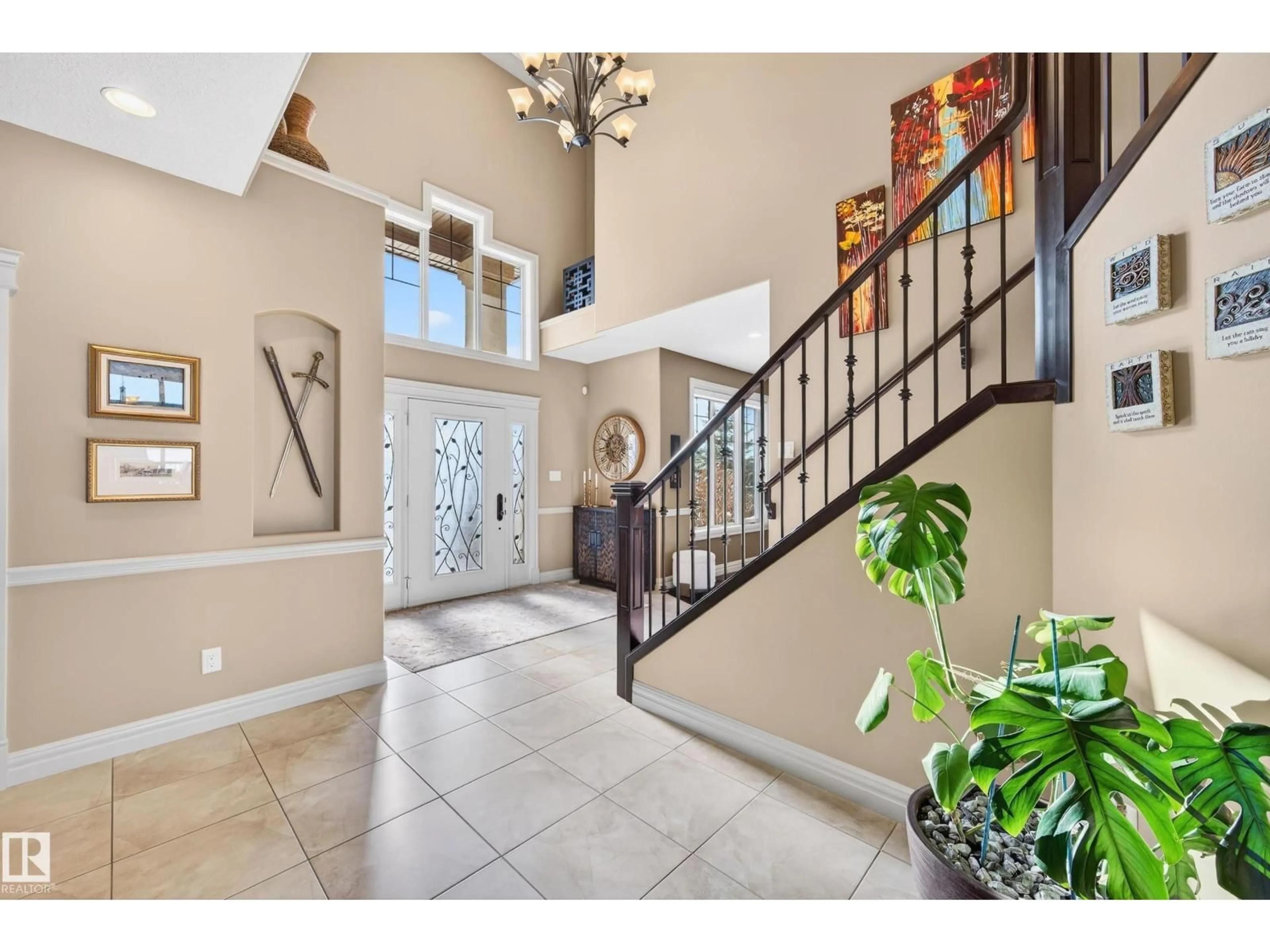 Indoor entryway for 533 54418 RGE ROAD 251, Rural Sturgeon County Alberta T8N1M9