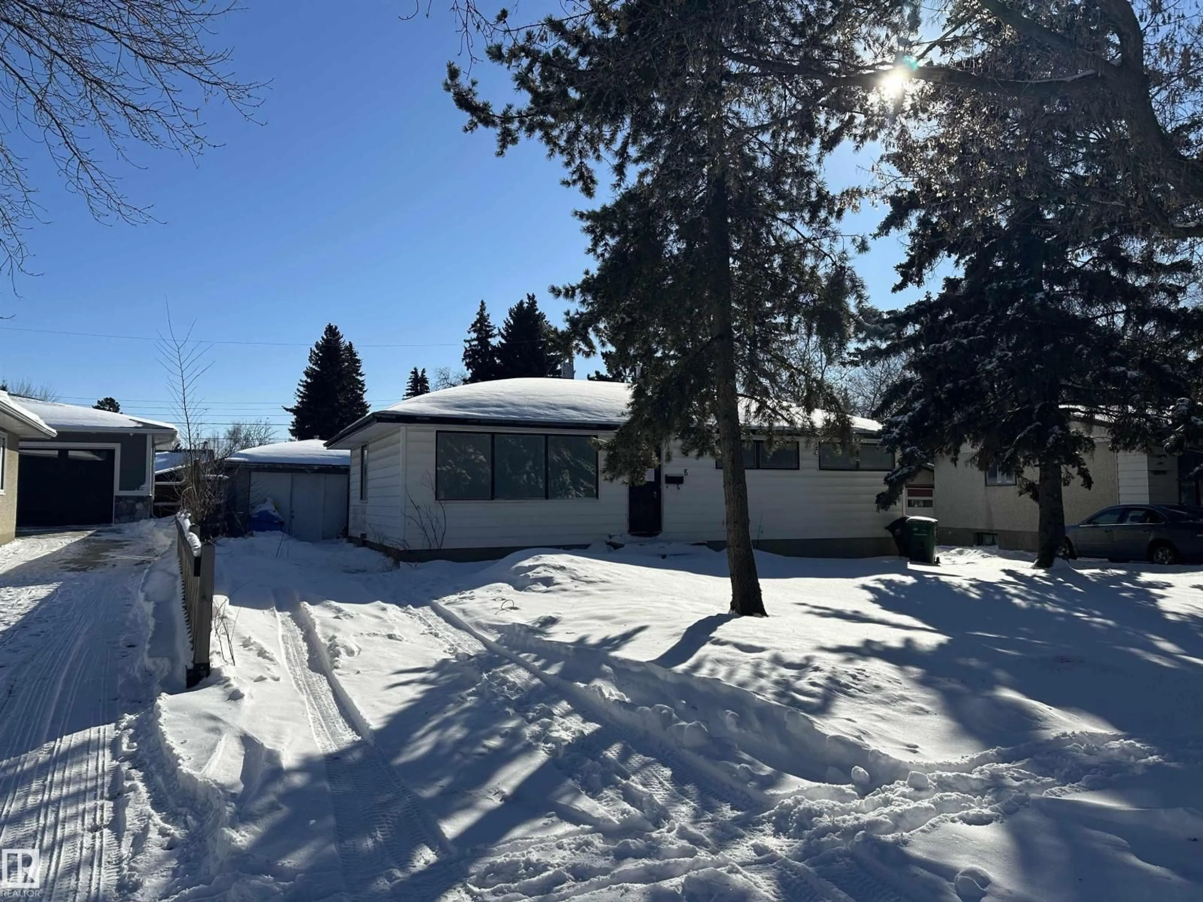 A pic from outside/outdoor area/front of a property/back of a property/a pic from drone, street for 8 SHERIDAN DR, St. Albert Alberta T8N0J2