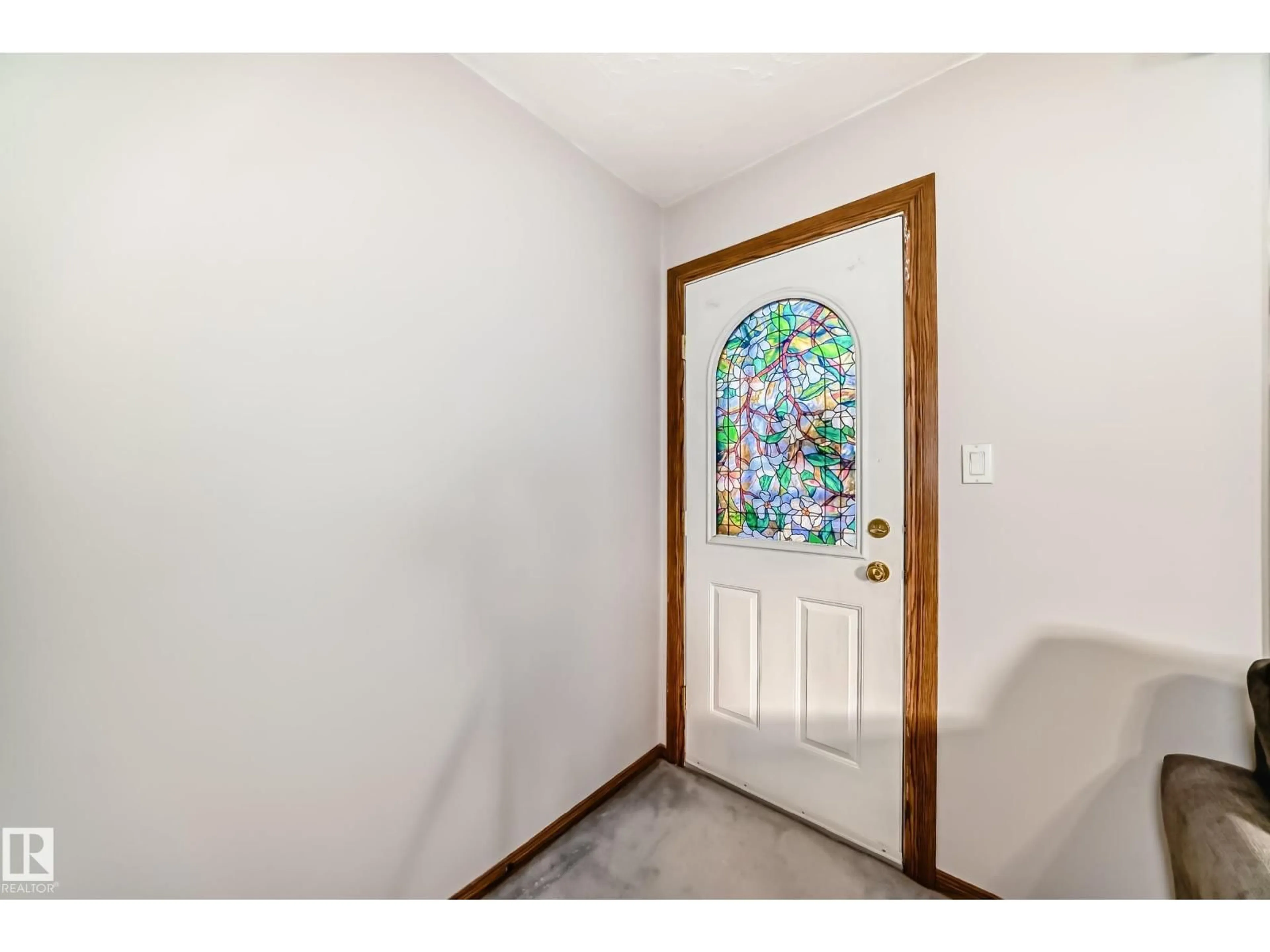 Indoor entryway for 9716 162 ST, Edmonton Alberta T5Y2Y9