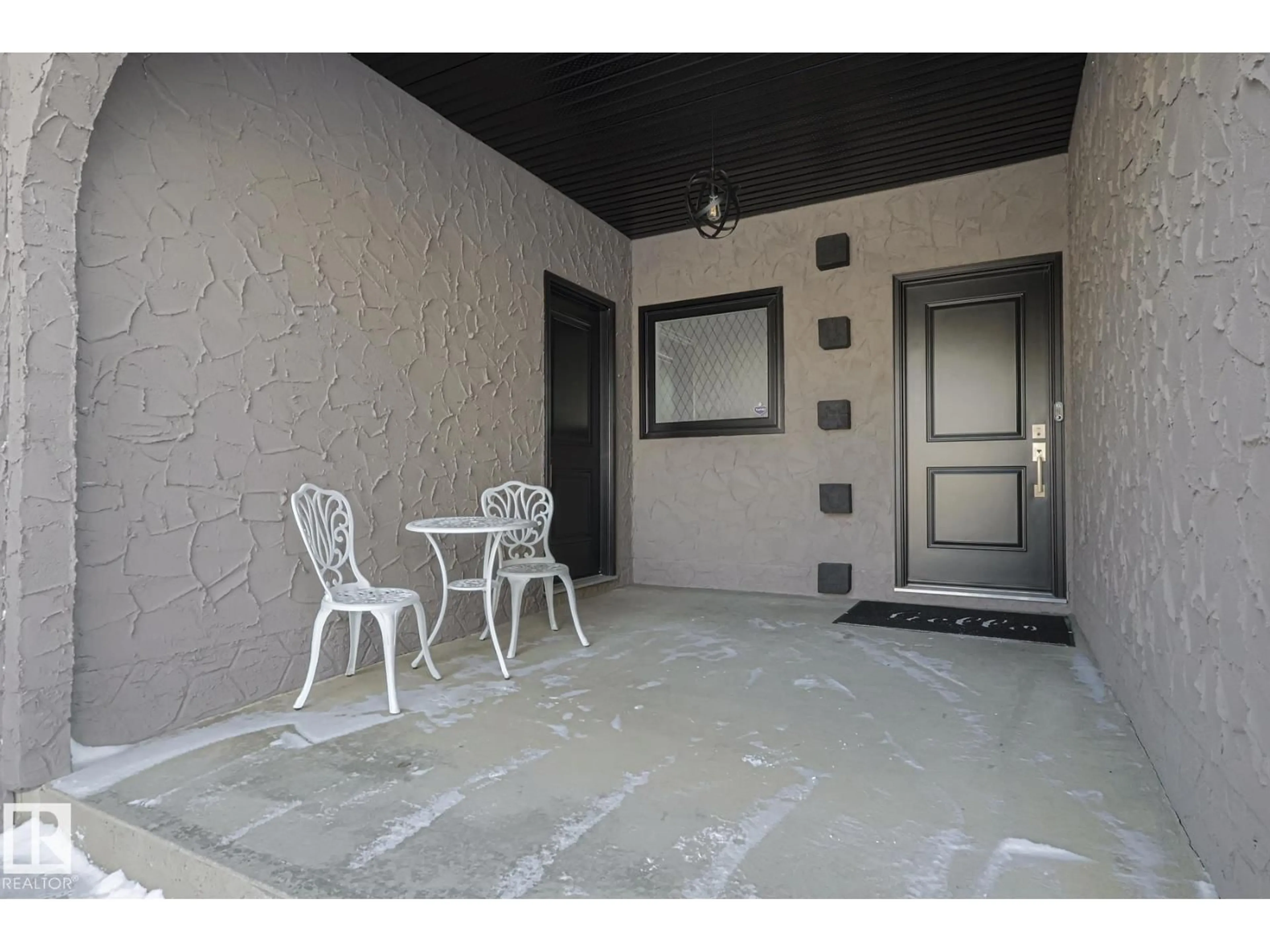 Indoor foyer for 5 GILCHRIST PL, St. Albert Alberta T8N2M3