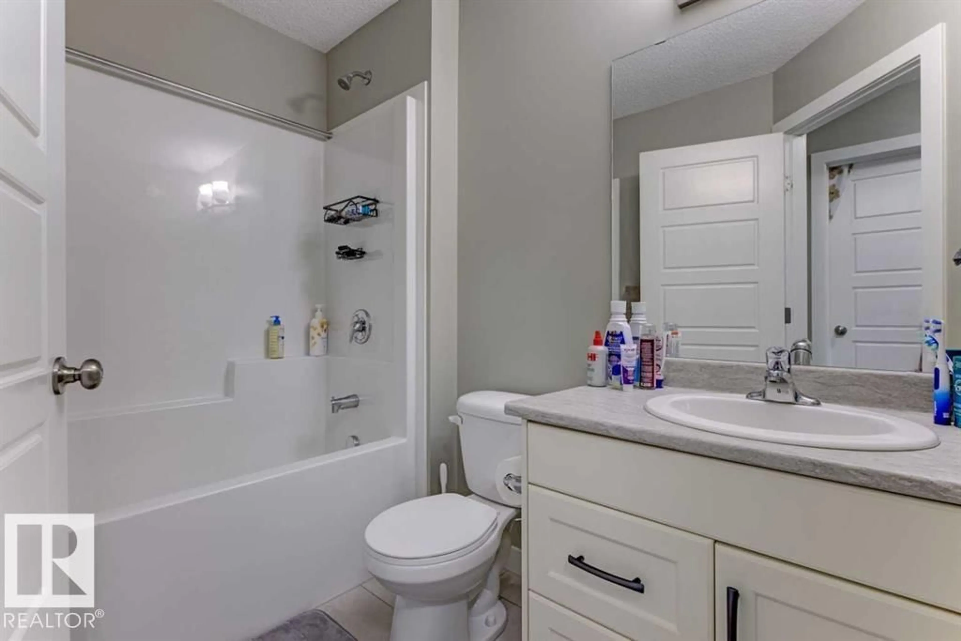 Standard bathroom, ceramic/tile floor for 92 16903 68 ST NW, Edmonton Alberta T5Z0R1