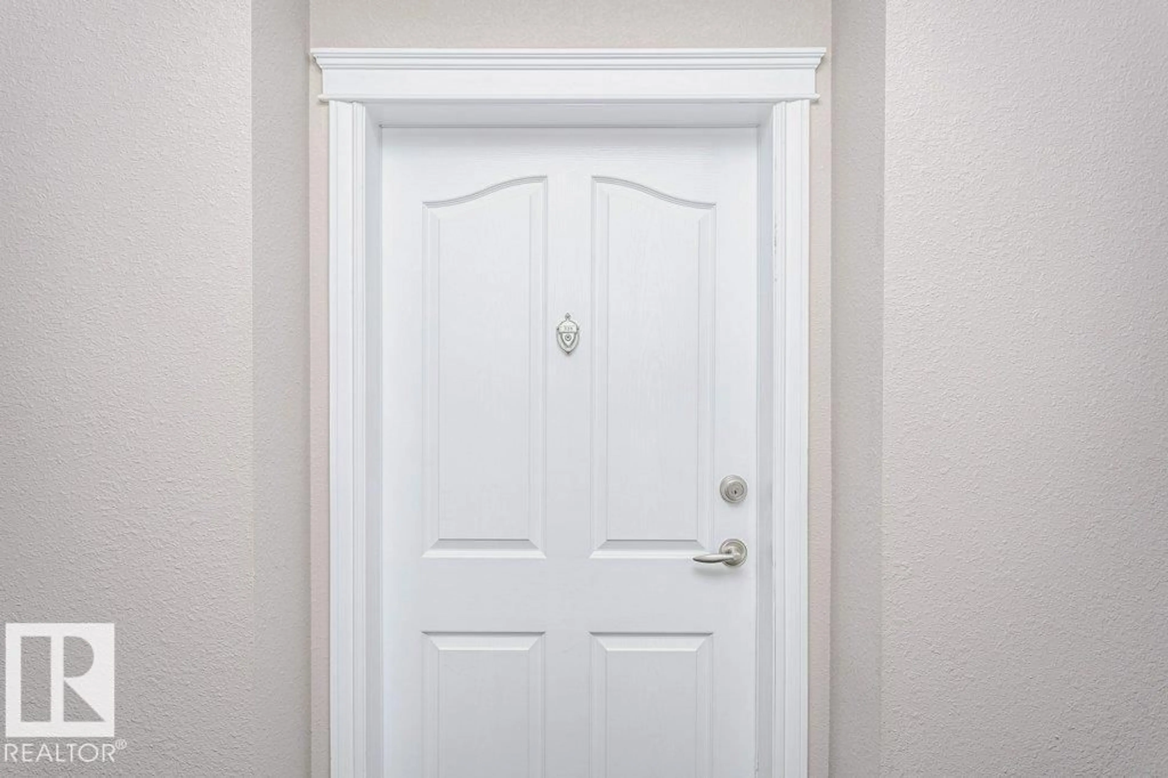 Indoor entryway for 7801 - 325 GOLF COURSE RD, Stony Plain Alberta T7Z0T7