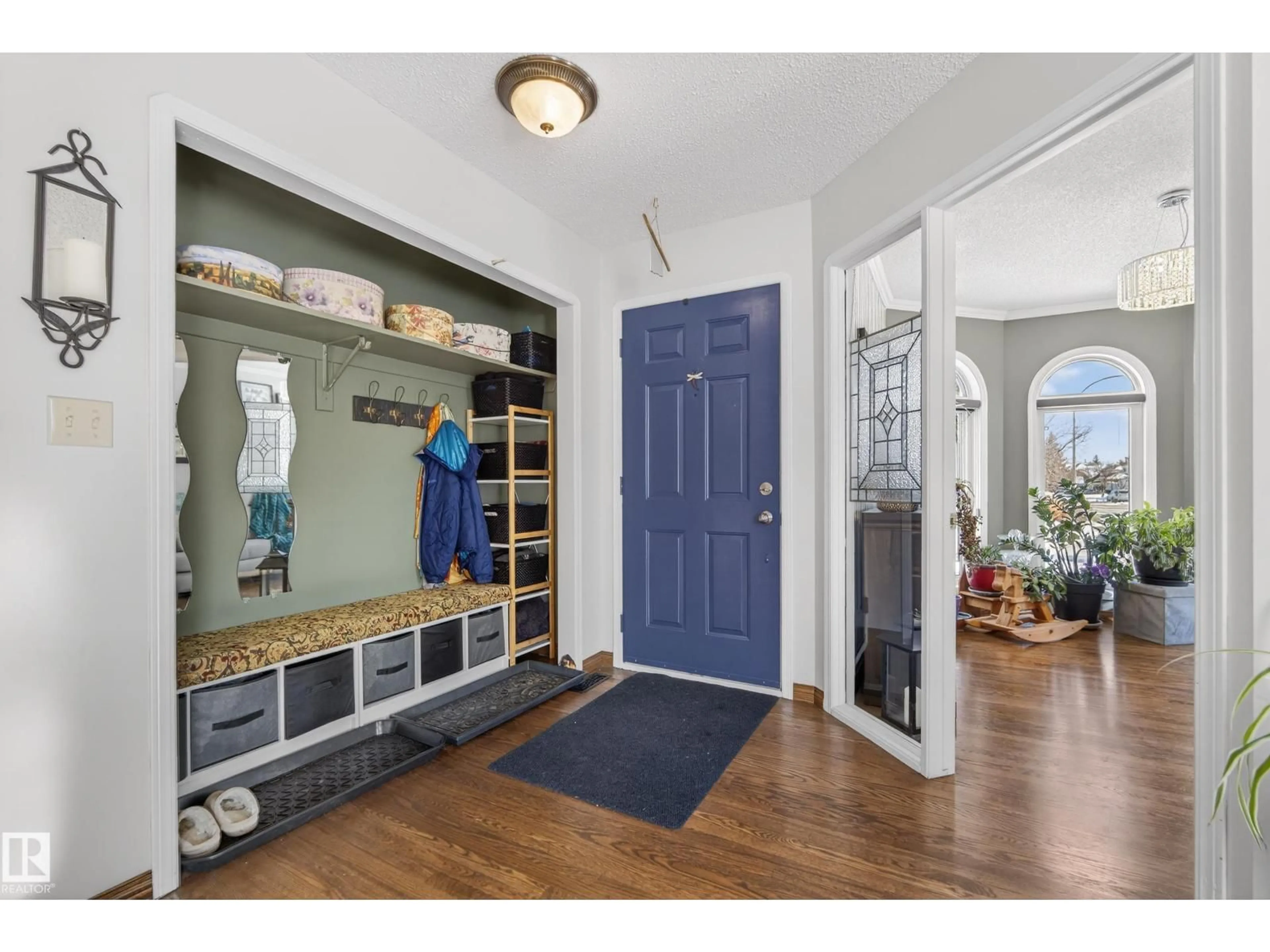 Indoor entryway for 60 GLENCOE PL, Sherwood Park Alberta T8A5L2