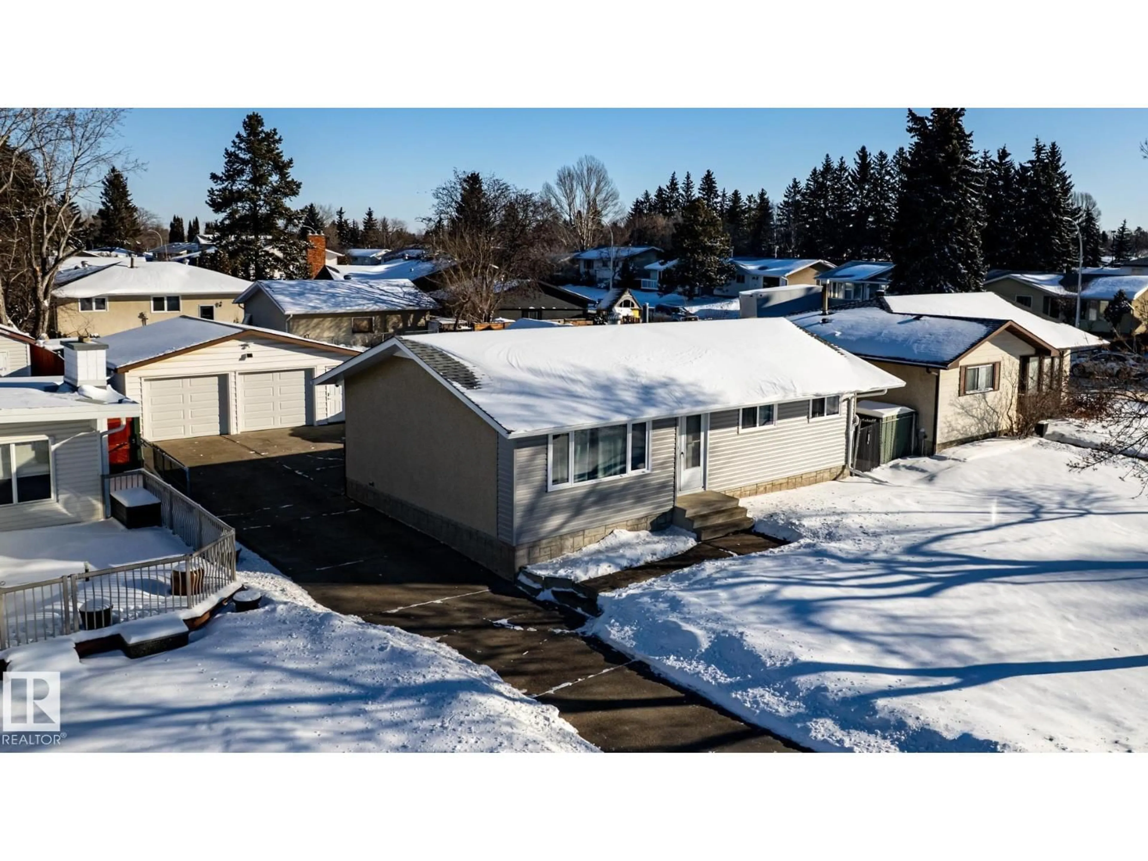 A pic from outside/outdoor area/front of a property/back of a property/a pic from drone, unknown for 127 MAIN BV, Sherwood Park Alberta T8A2H1