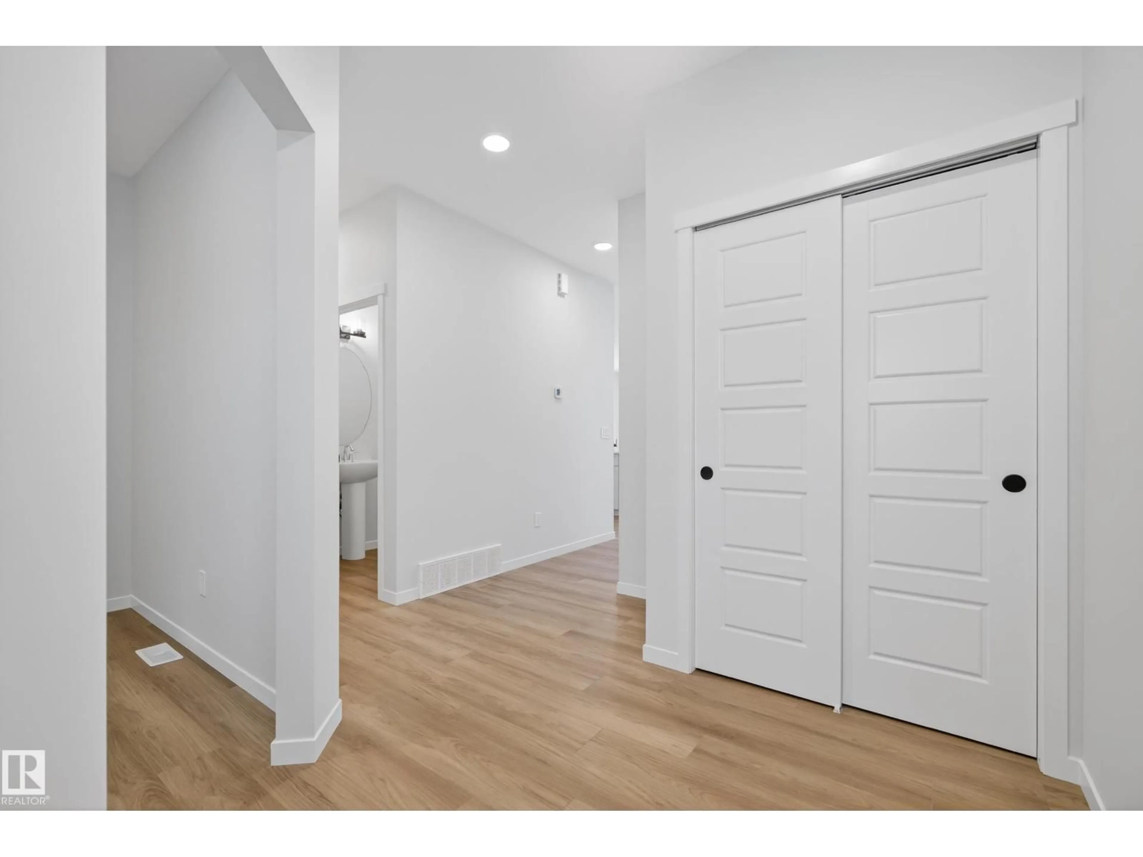 Unknown for 7115 177 AV, Edmonton Alberta T5Z0W9