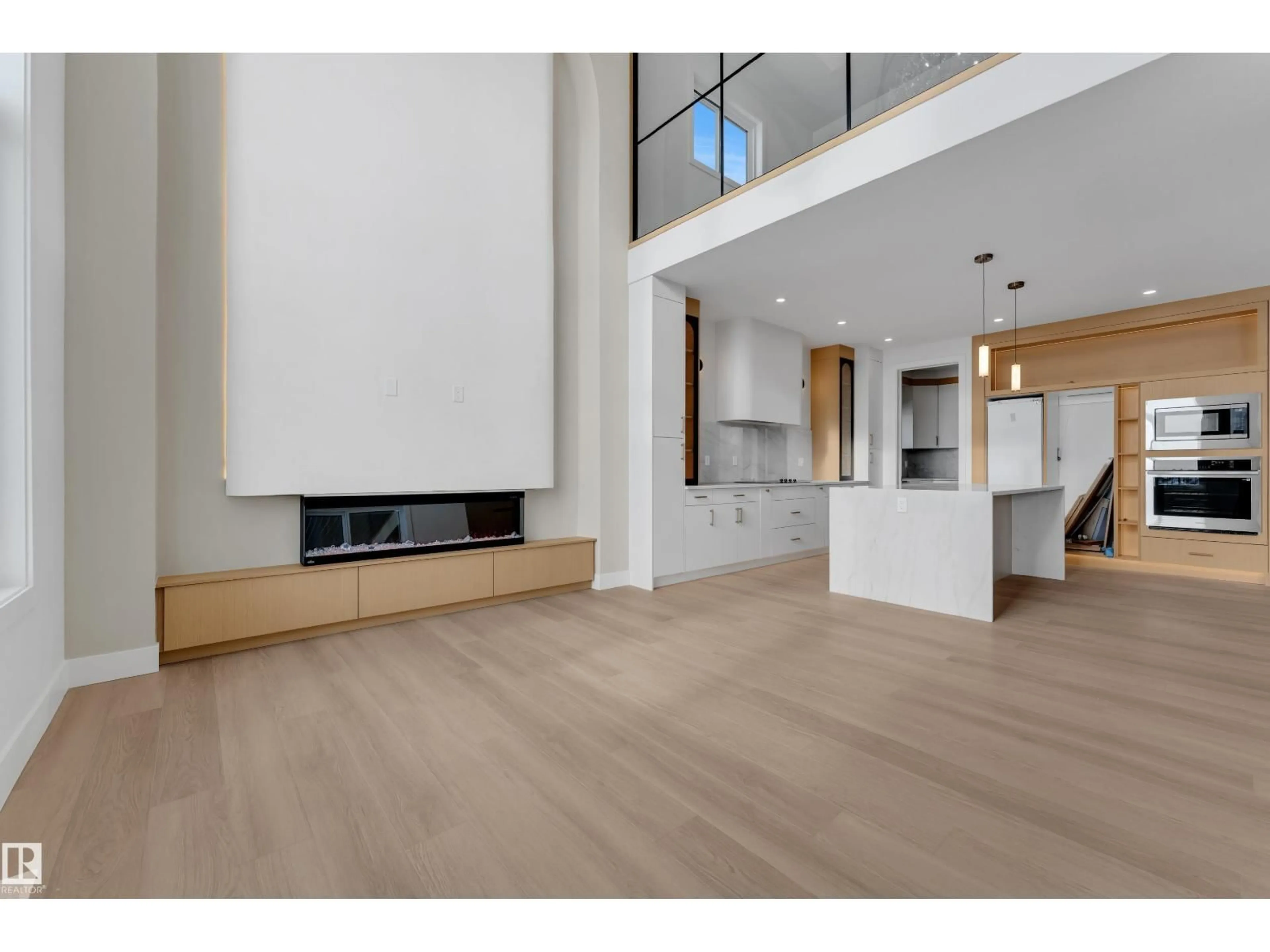 Unknown for 8789 MAYDAY LANE, Edmonton Alberta T6X2H6