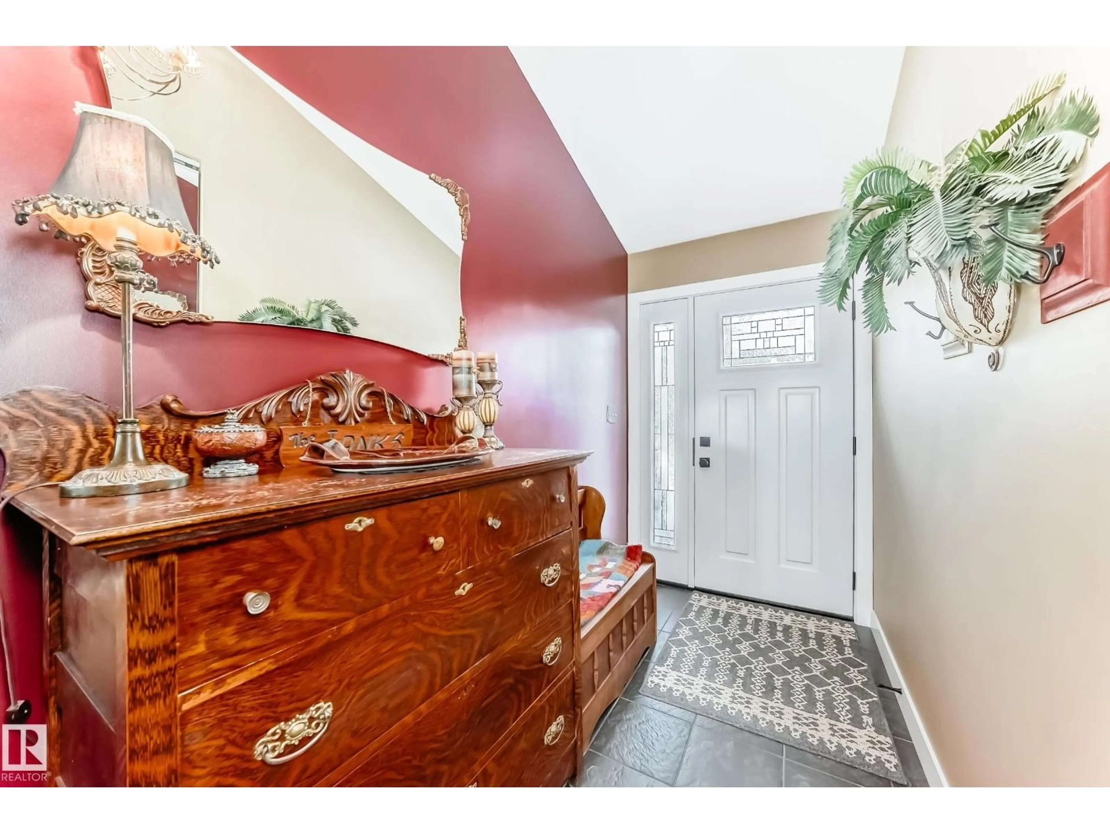 Indoor entryway for 251 - 15 54315 RGE ROAD ROAD, Rural Sturgeon County Alberta T8T0A2