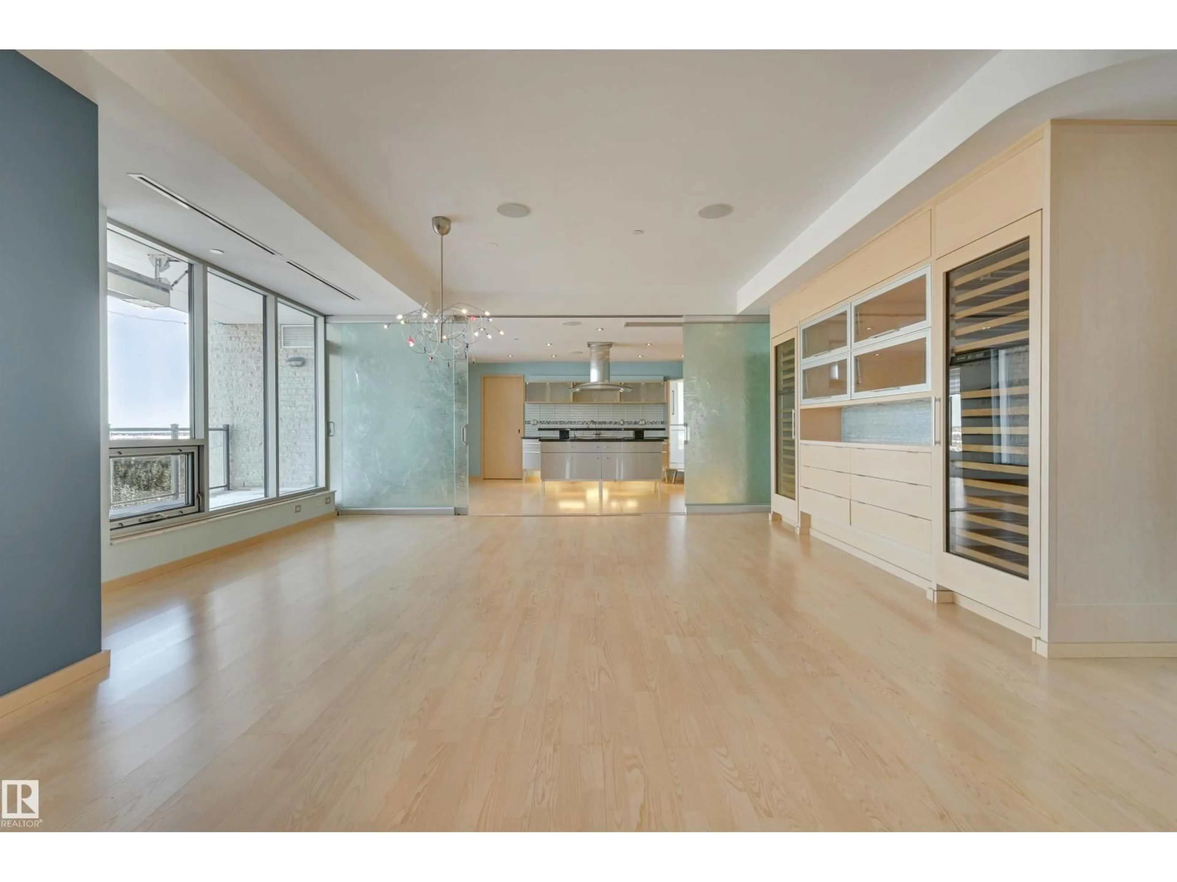 Indoor foyer for #901 - 10035 SASKATCHEWAN DR, Edmonton Alberta T6E4R4