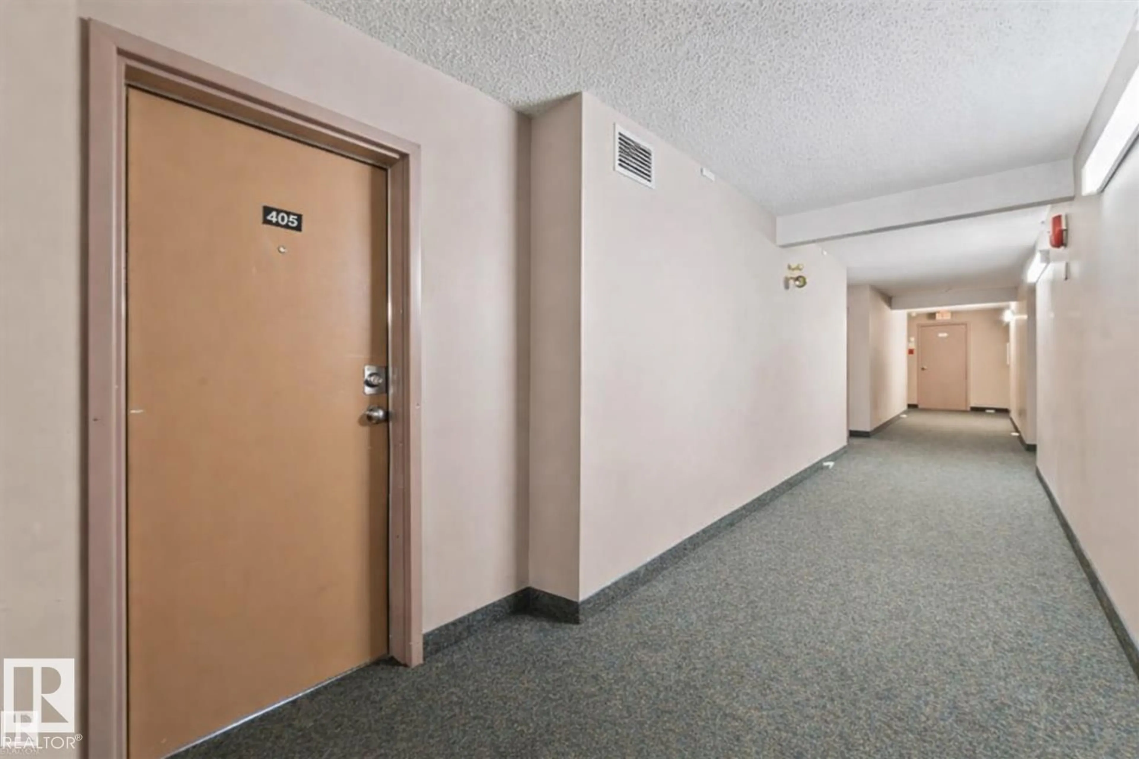 Indoor foyer for #405 - 14816 26 ST, Edmonton Alberta T5Y2M4