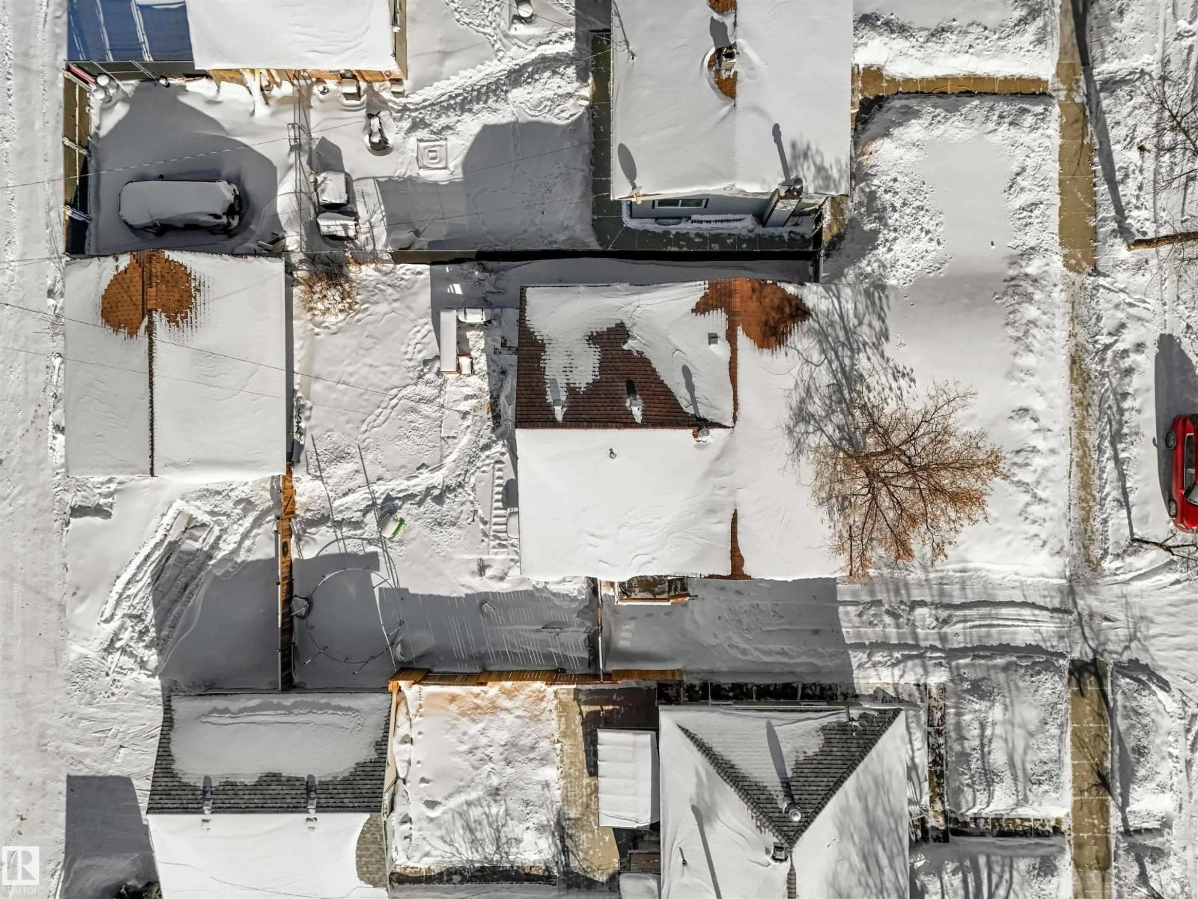 A pic from outside/outdoor area/front of a property/back of a property/a pic from drone, street for 5044 46 STREET, Drayton Valley Alberta T7A1C6