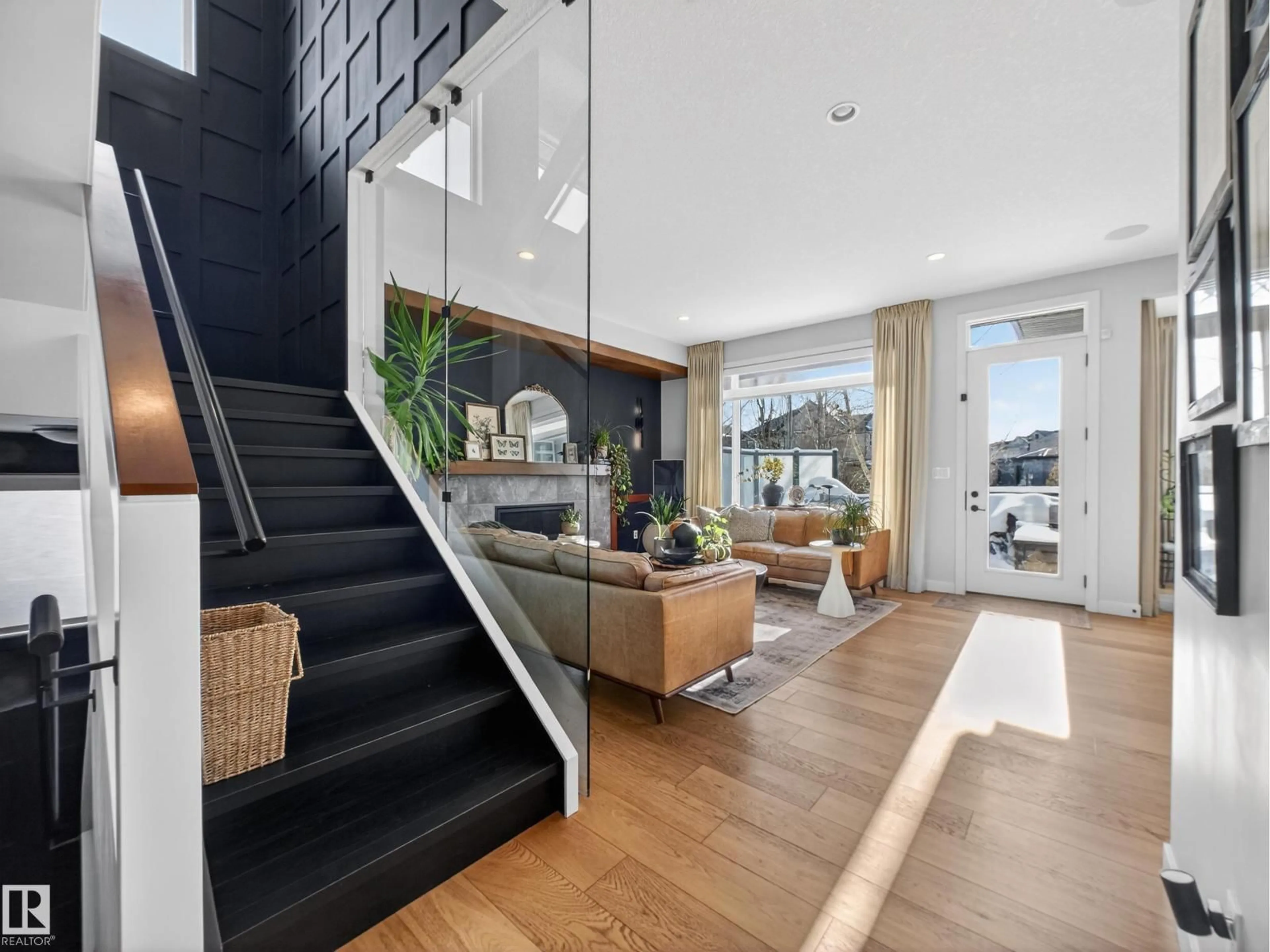 Indoor entryway for 5507 CHEGWIN PT, Edmonton Alberta T6W4A8