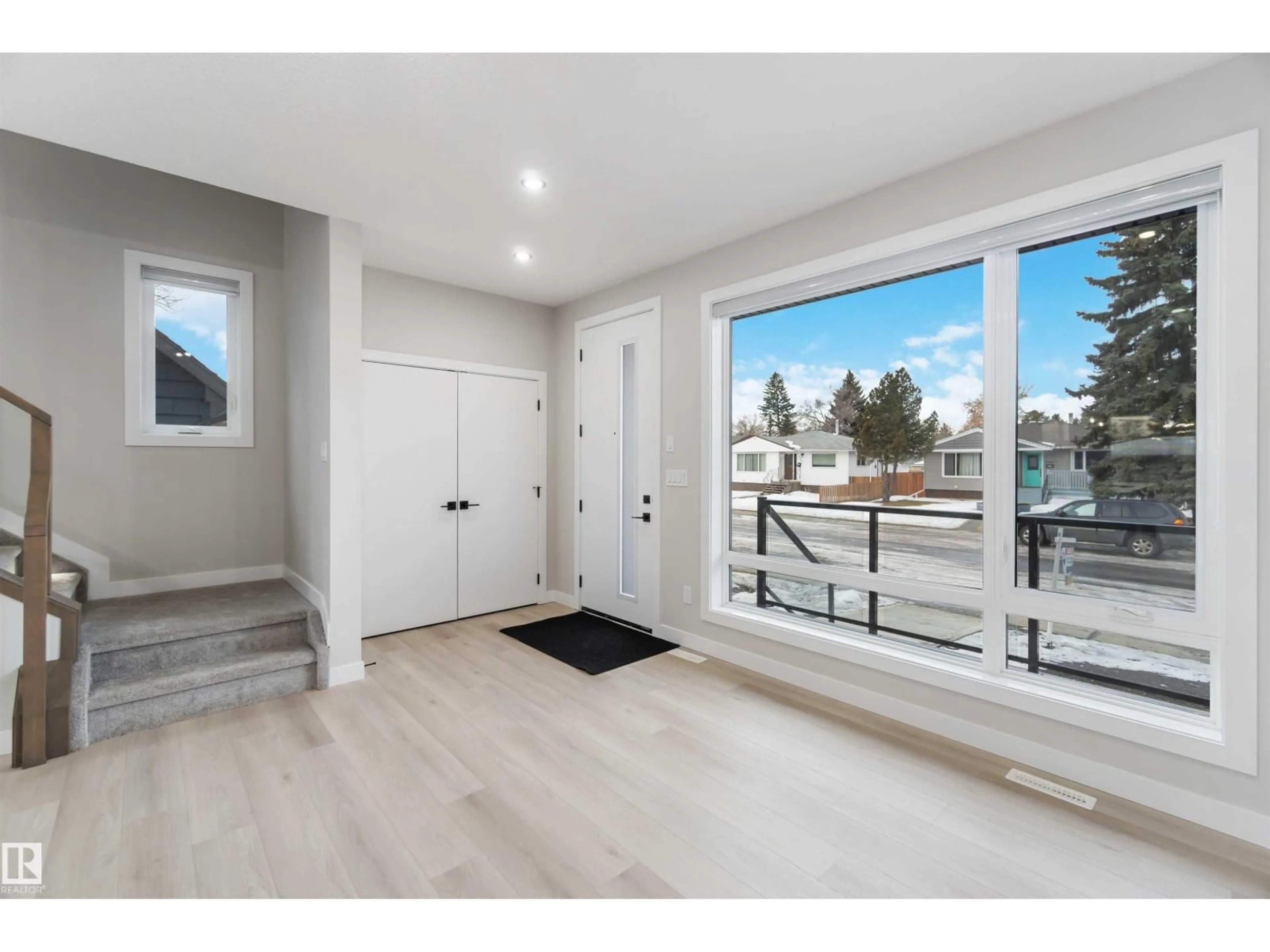 Indoor entryway for NW - 9145 154 ST, Edmonton Alberta T5R1T2