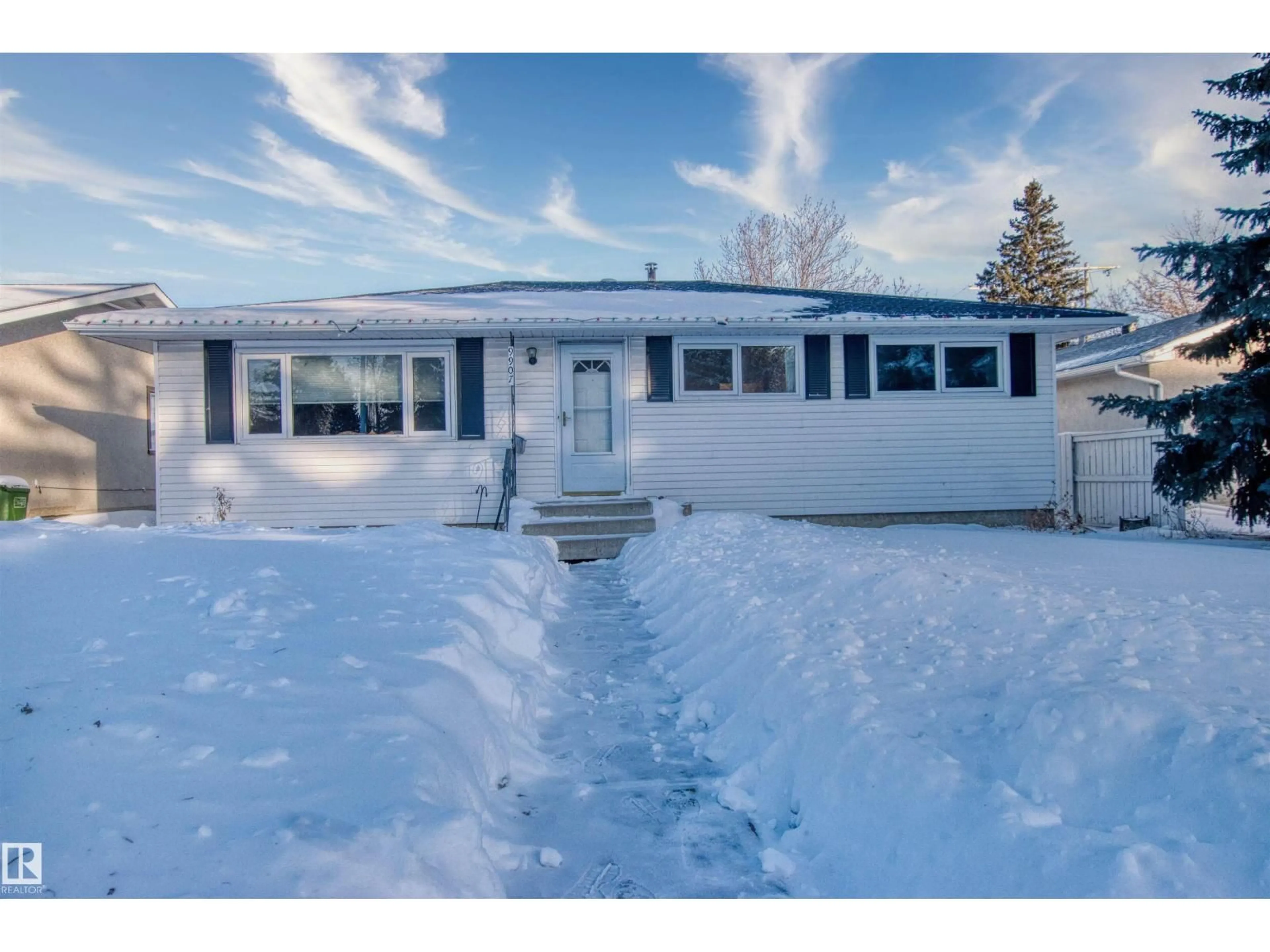 Unknown for 9907 165 ST NW, Edmonton Alberta T5P3T1