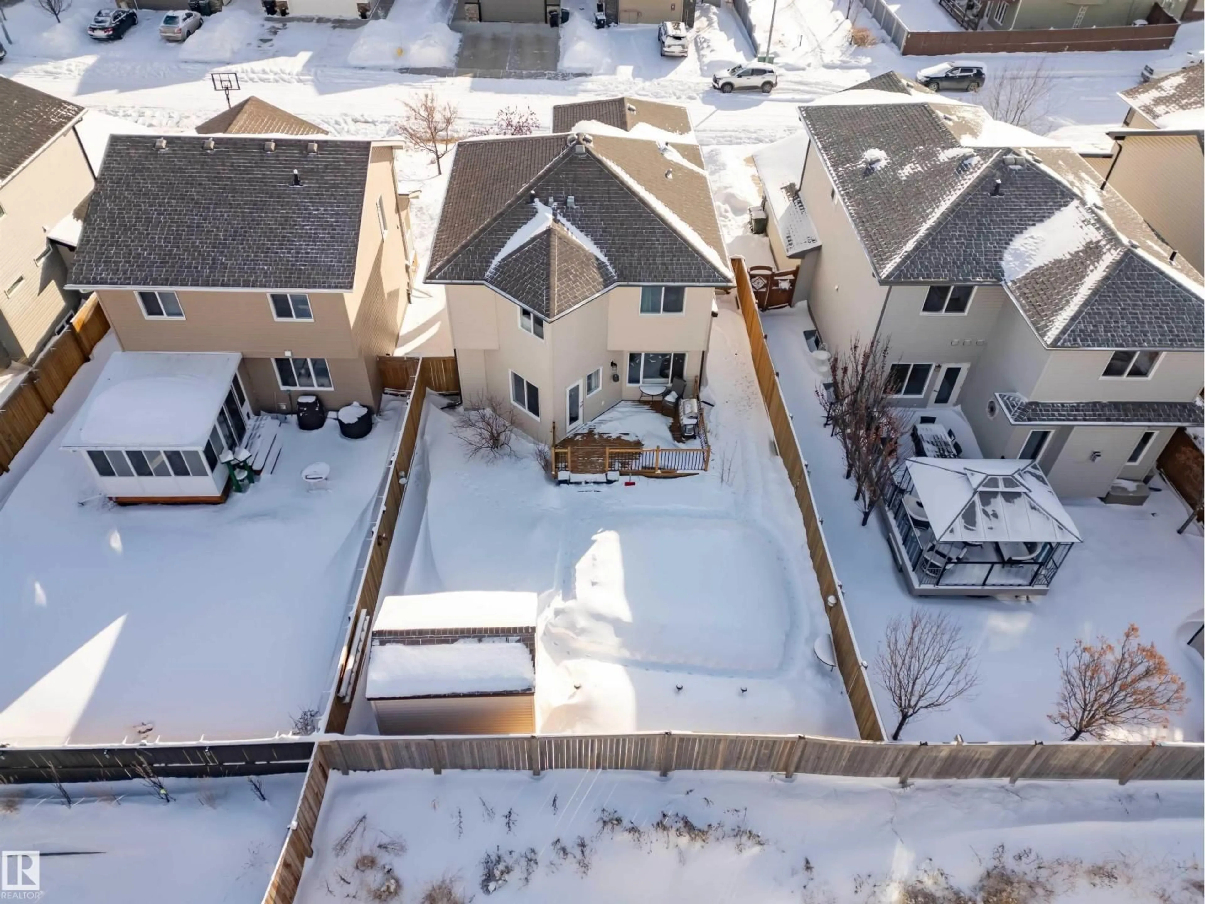 A pic from outside/outdoor area/front of a property/back of a property/a pic from drone, street for 90 HILLDOWNS DR, Spruce Grove Alberta T7X0J1