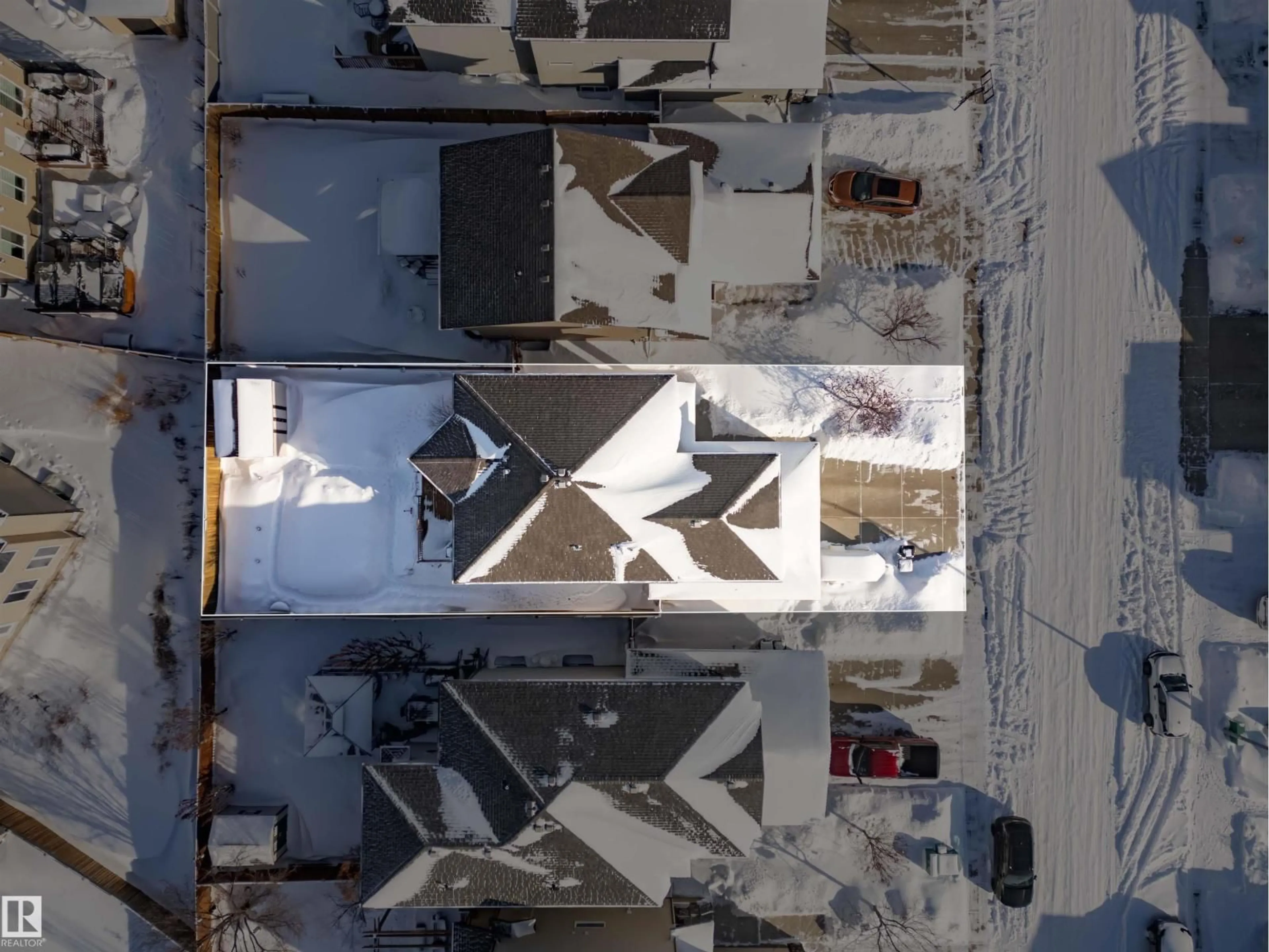 A pic from outside/outdoor area/front of a property/back of a property/a pic from drone, street for 90 HILLDOWNS DR, Spruce Grove Alberta T7X0J1