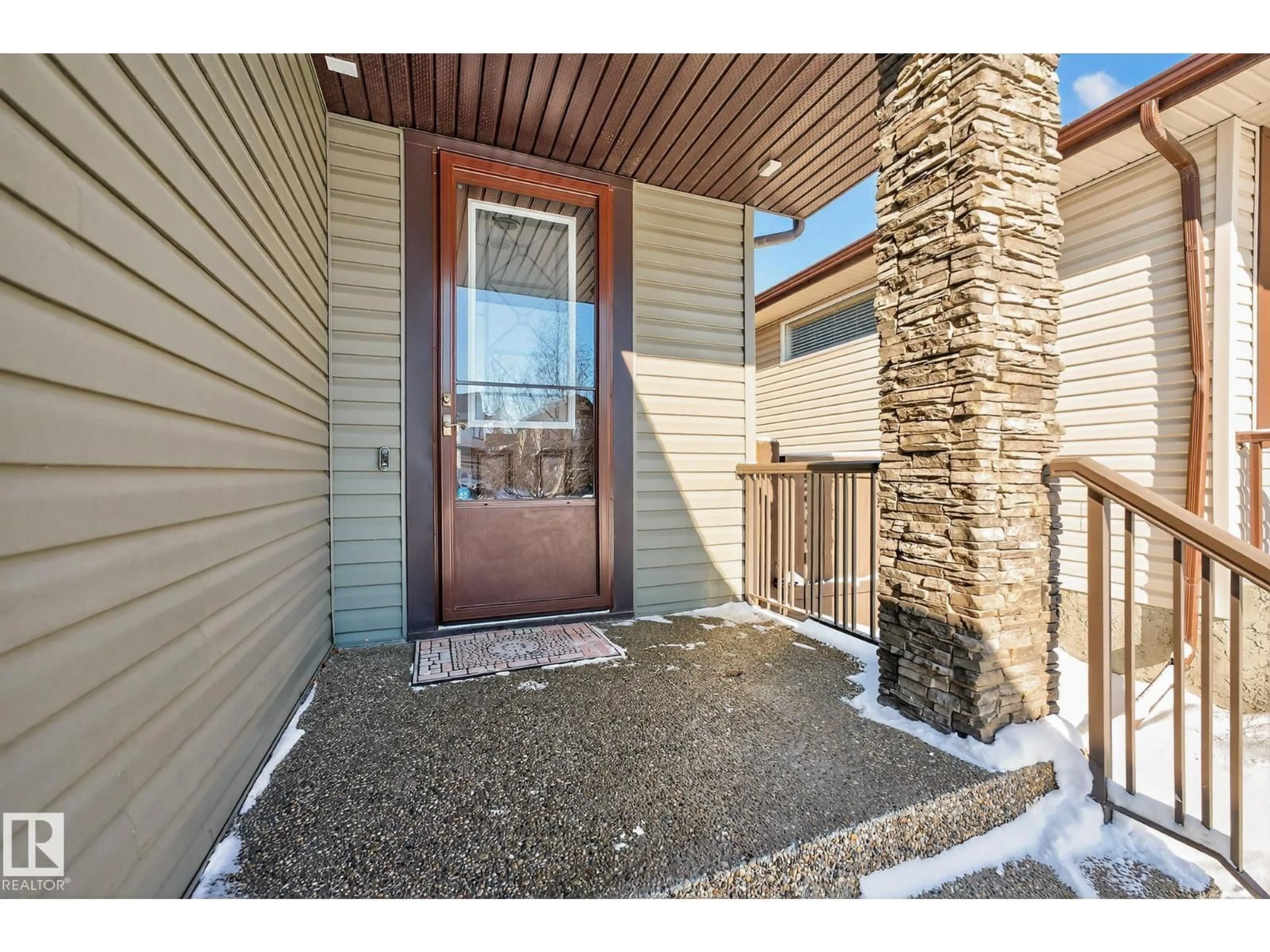 Indoor entryway for 6029 CAMERON CL, Sherwood Park Alberta T8H0H6