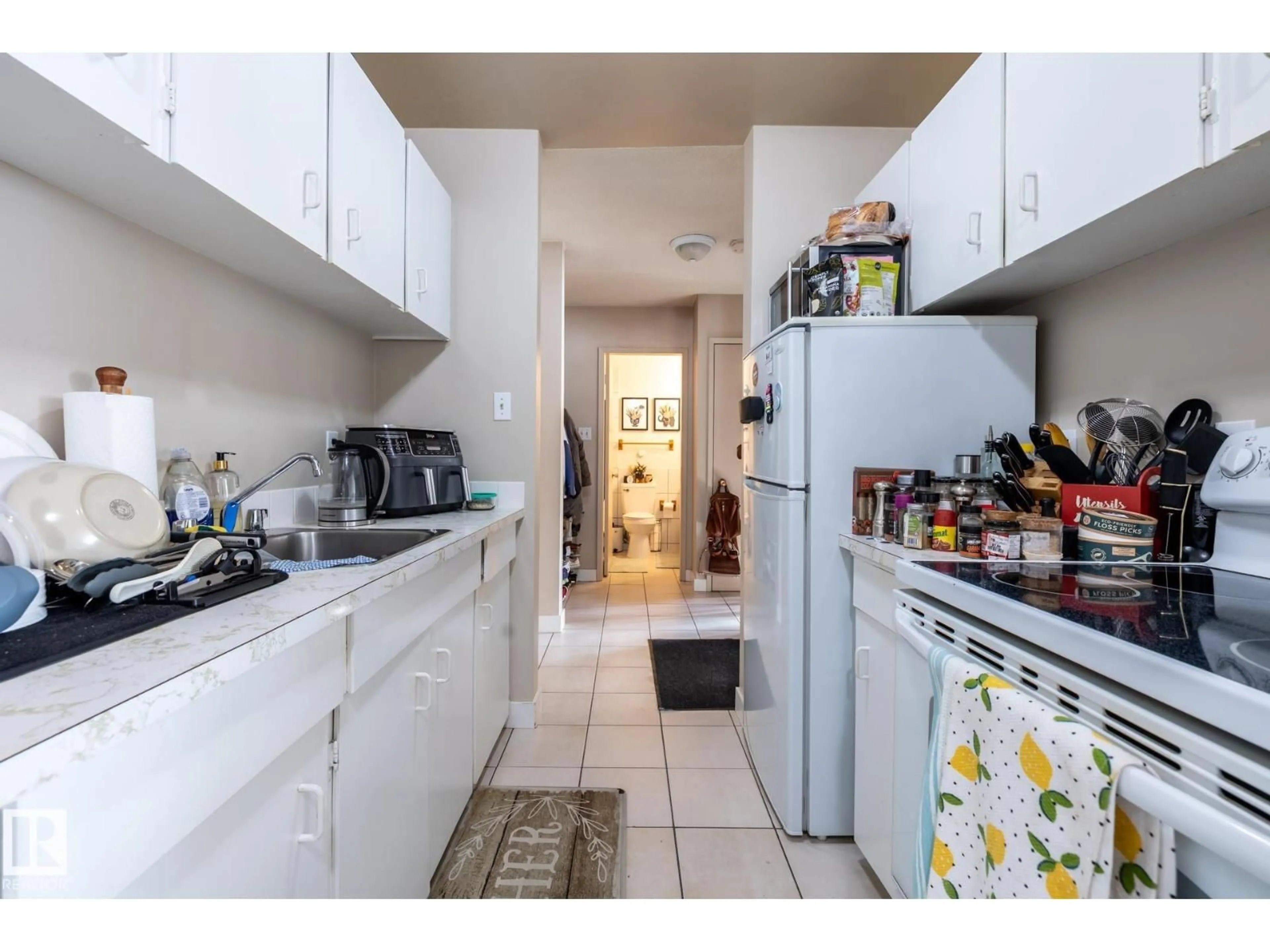 Standard kitchen, unknown for #15 - 10620 122 ST, Edmonton Alberta T5N1M8