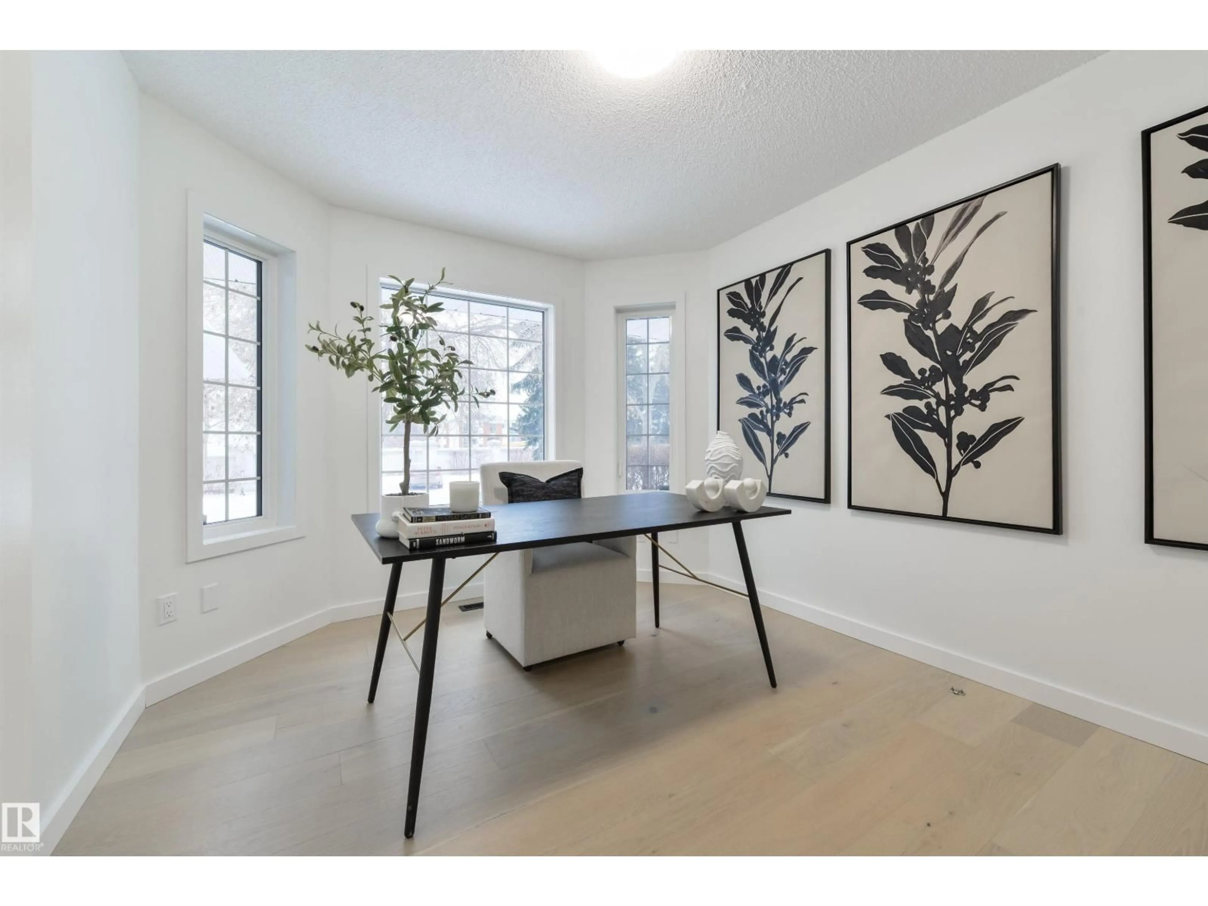 A pic of a room for 129 IRONWOOD PL, Edmonton Alberta T6J6R4