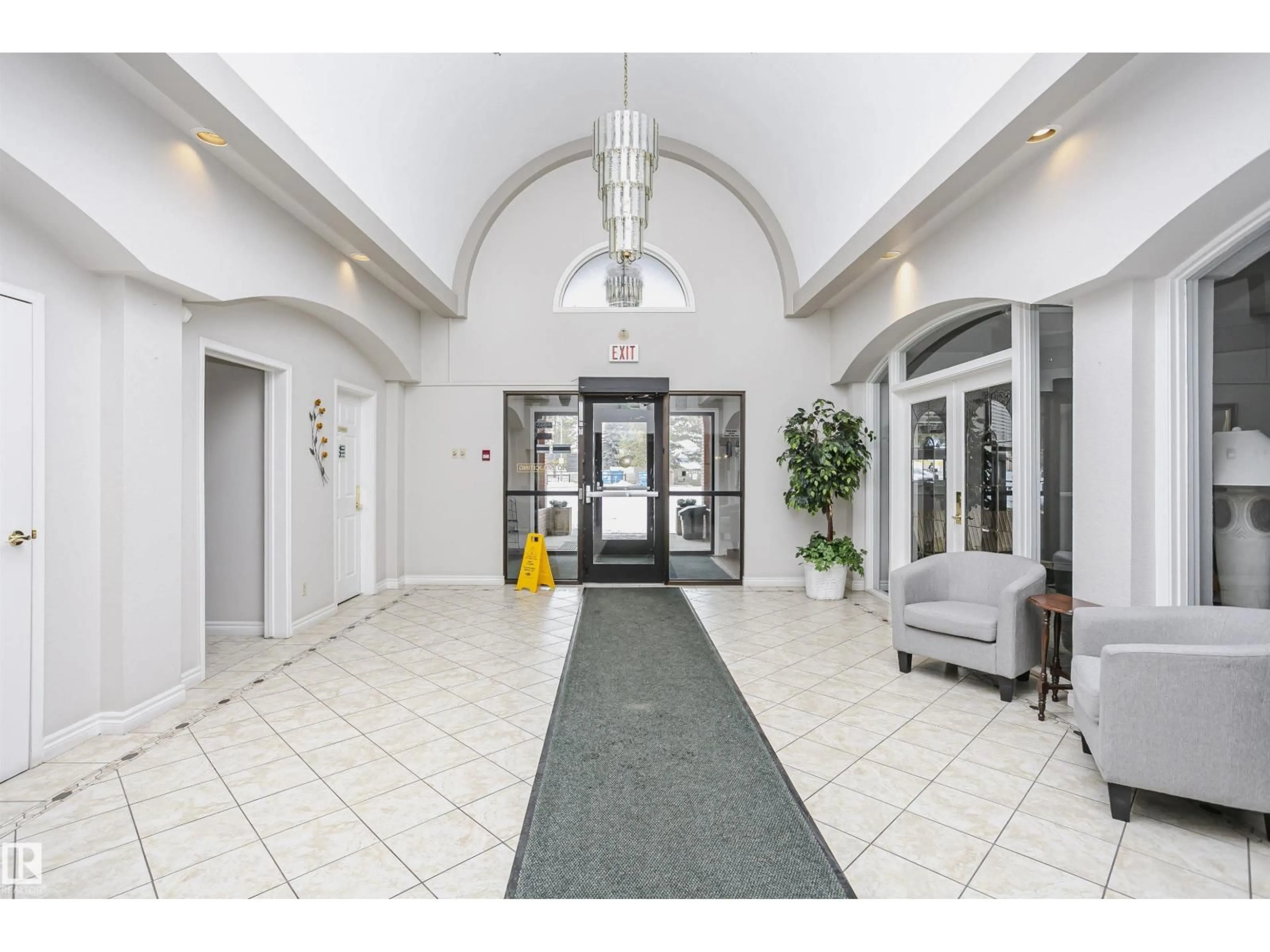 Indoor foyer for #408 - 10935 21 AV, Edmonton Alberta T6J6R3