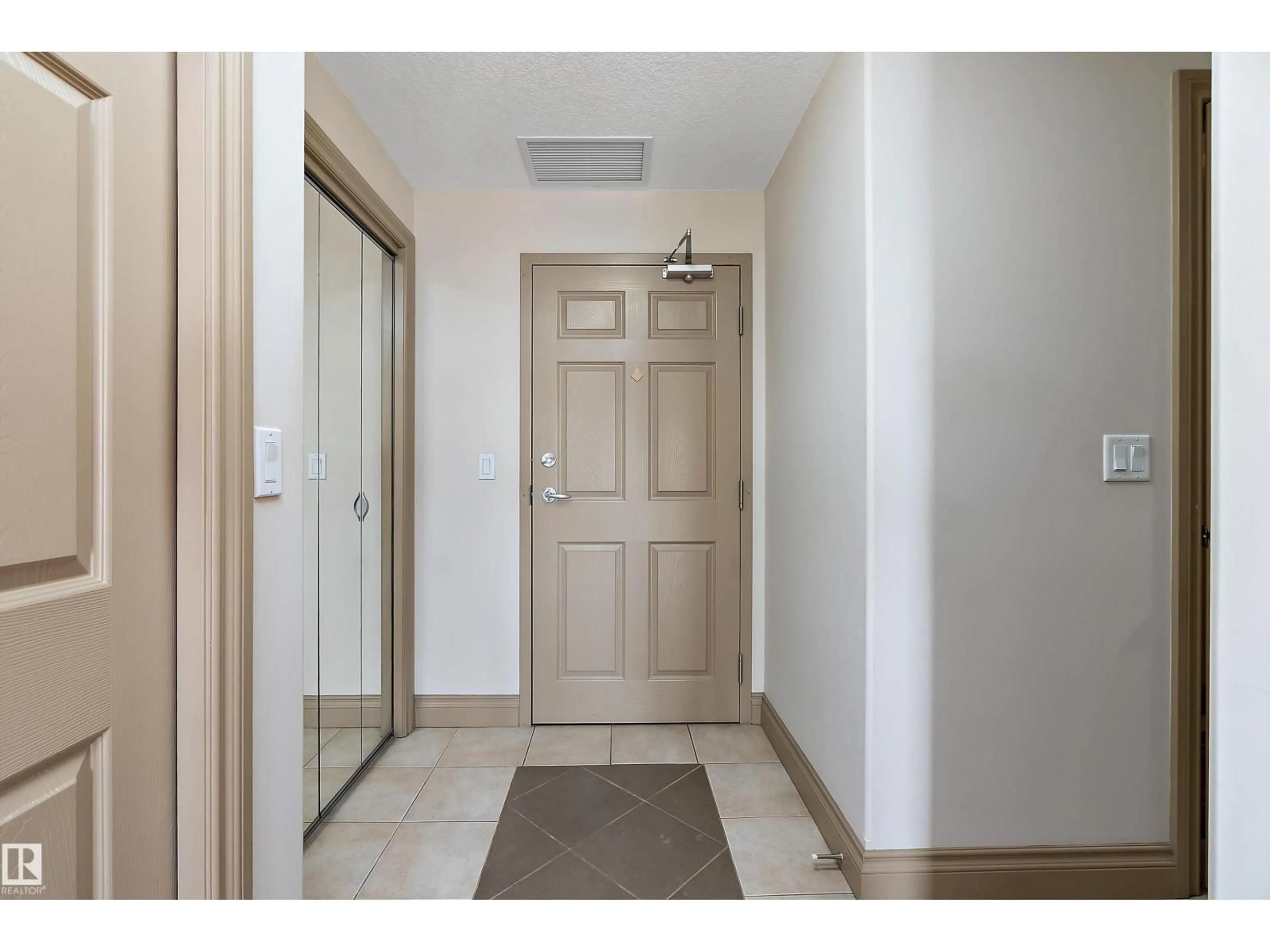 Indoor entryway for 10303 - 1004 111 ST NW, Edmonton Alberta T5K0C6