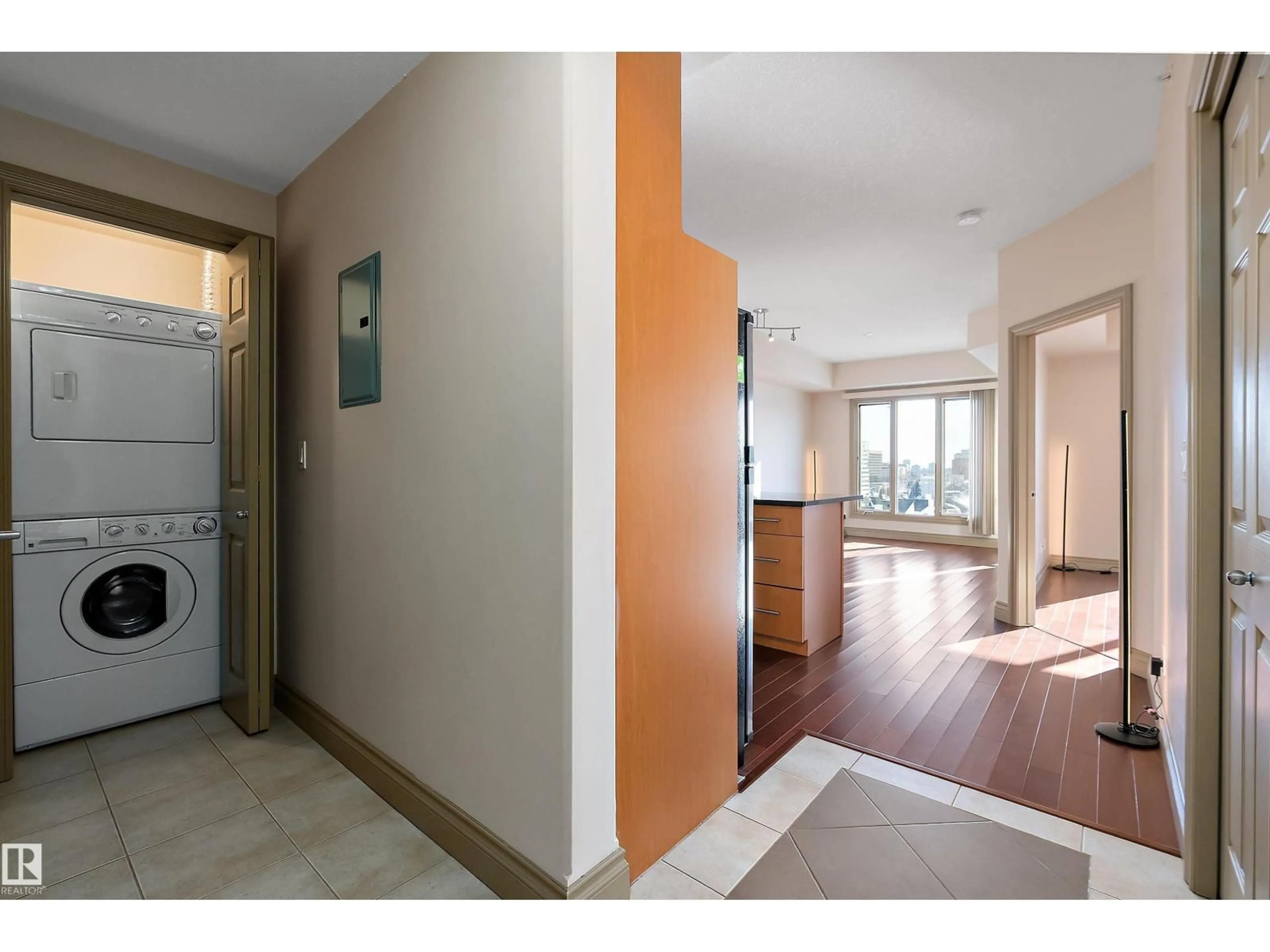 Unknown for 10303 - 1004 111 ST NW, Edmonton Alberta T5K0C6