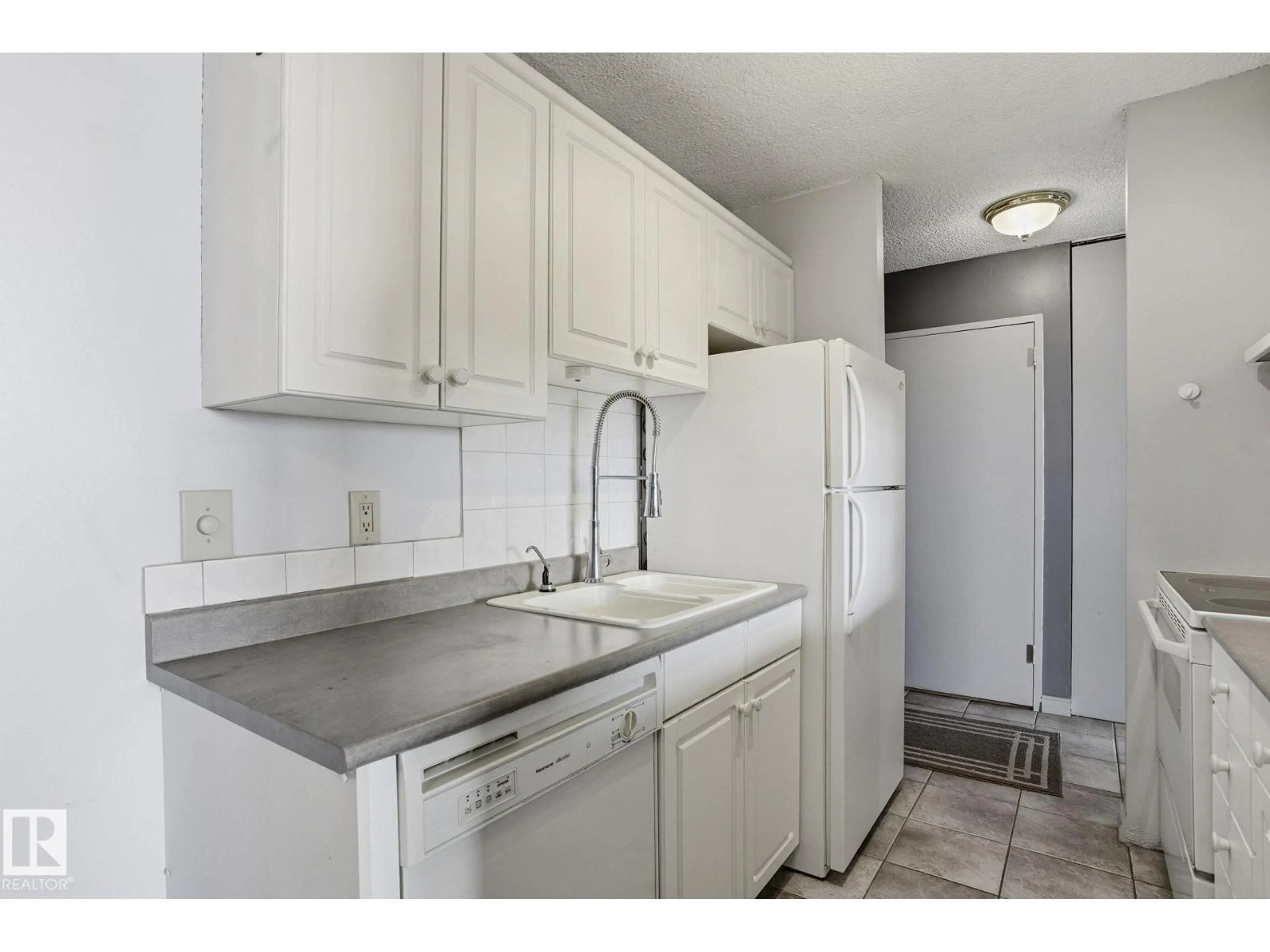 Standard kitchen, unknown for 13910 - 814 STONY PLAIN RD, Edmonton Alberta T5N3R2