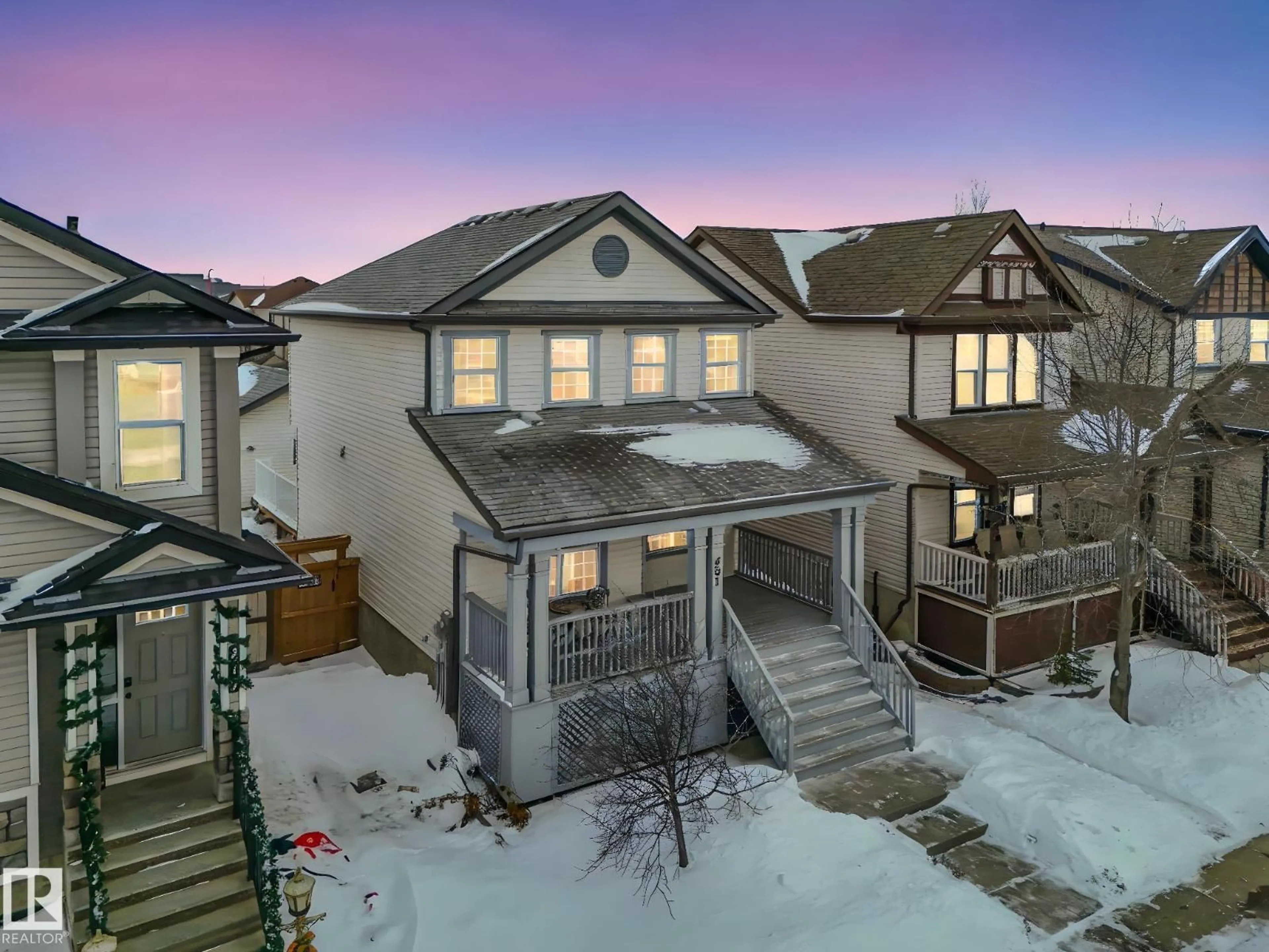 A pic from outside/outdoor area/front of a property/back of a property/a pic from drone, street for 281 SOUTHWICK WY, Leduc Alberta T9E0P7