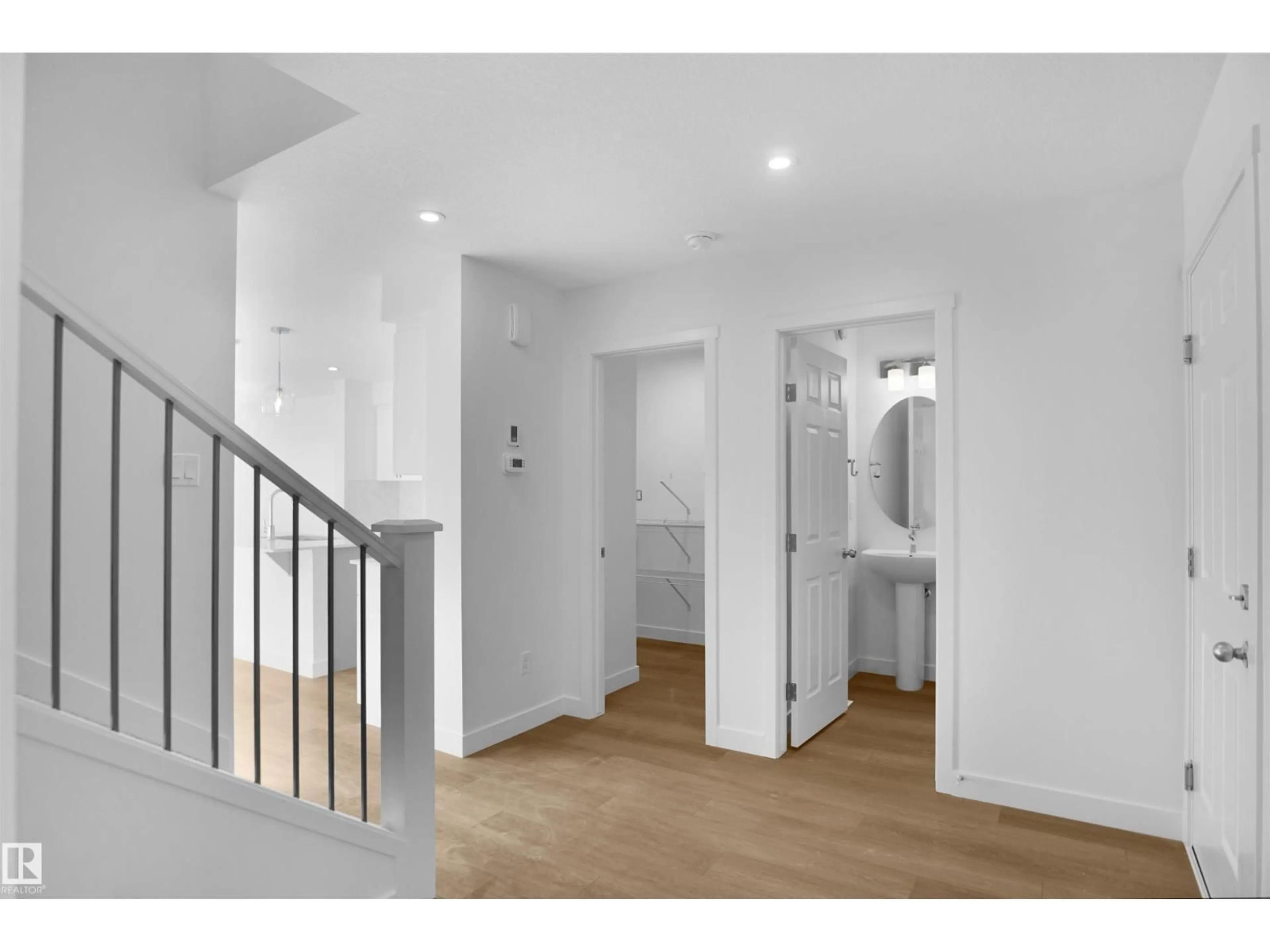 Indoor entryway for 195 SAVOY CR, Sherwood Park Alberta T8H1A8