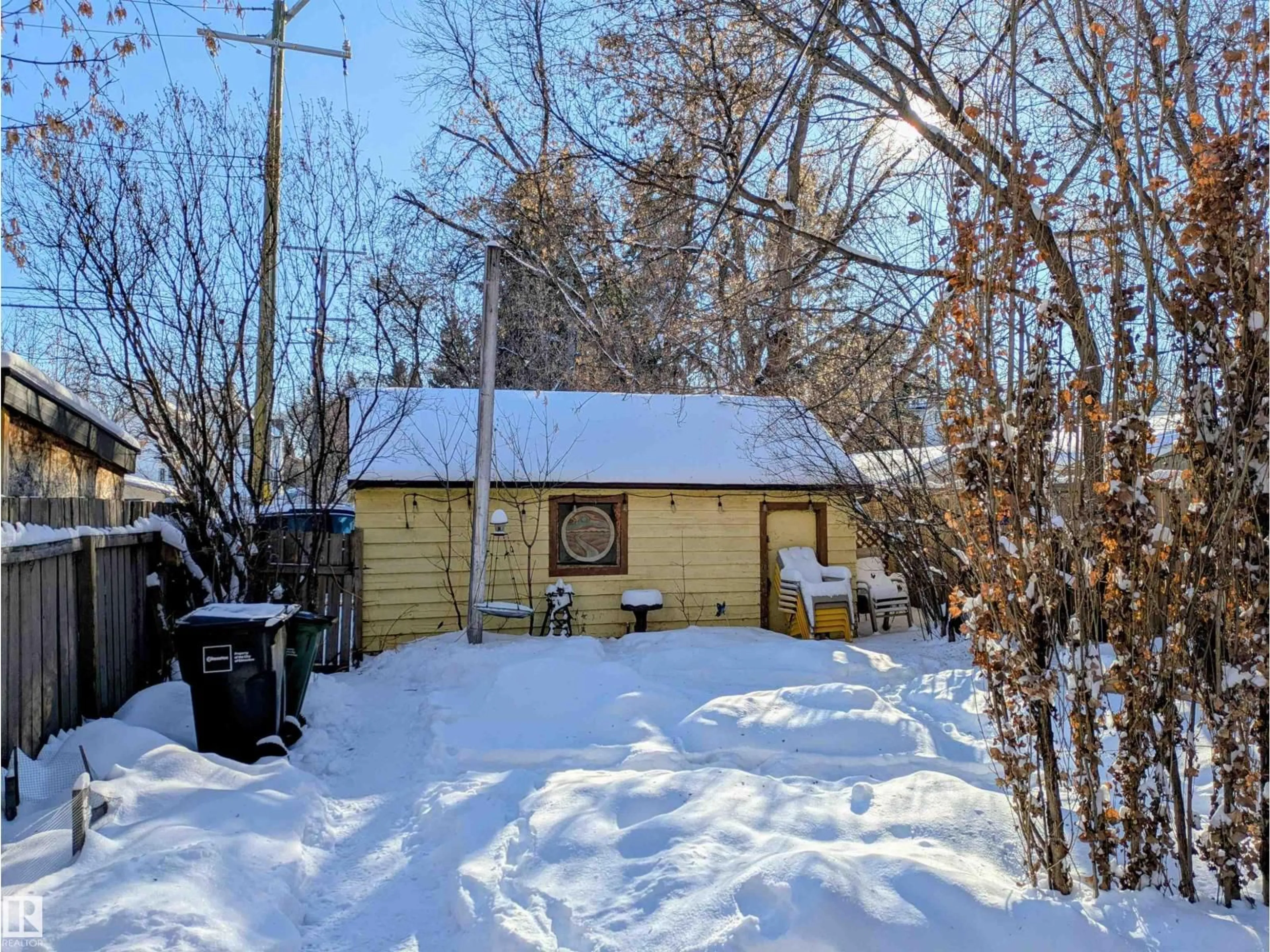 Shed for 11021 80 AV, Edmonton Alberta T6G0R2