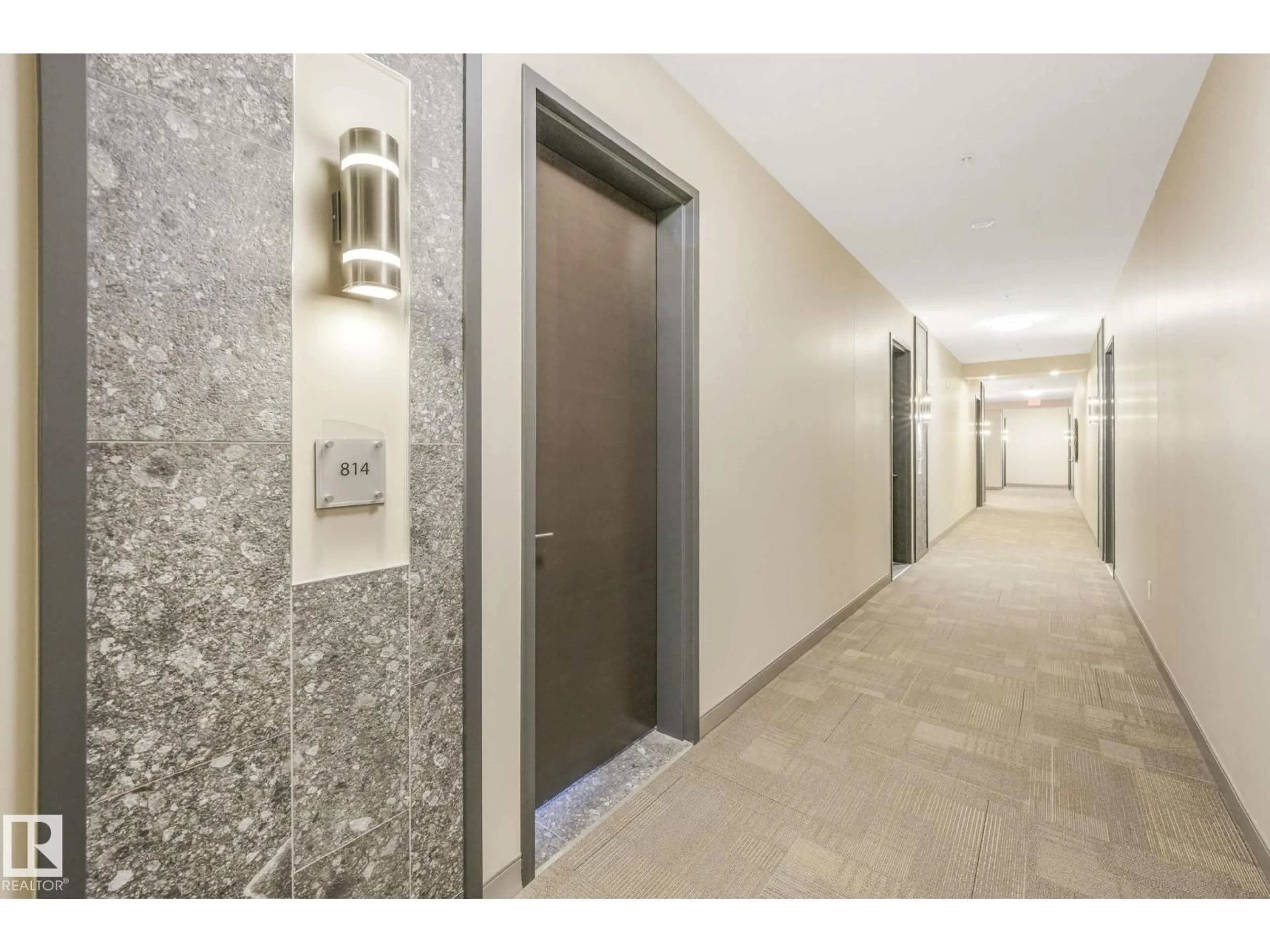 Indoor foyer for 814 BELLEROSE DR, St. Albert Alberta T8N7P7