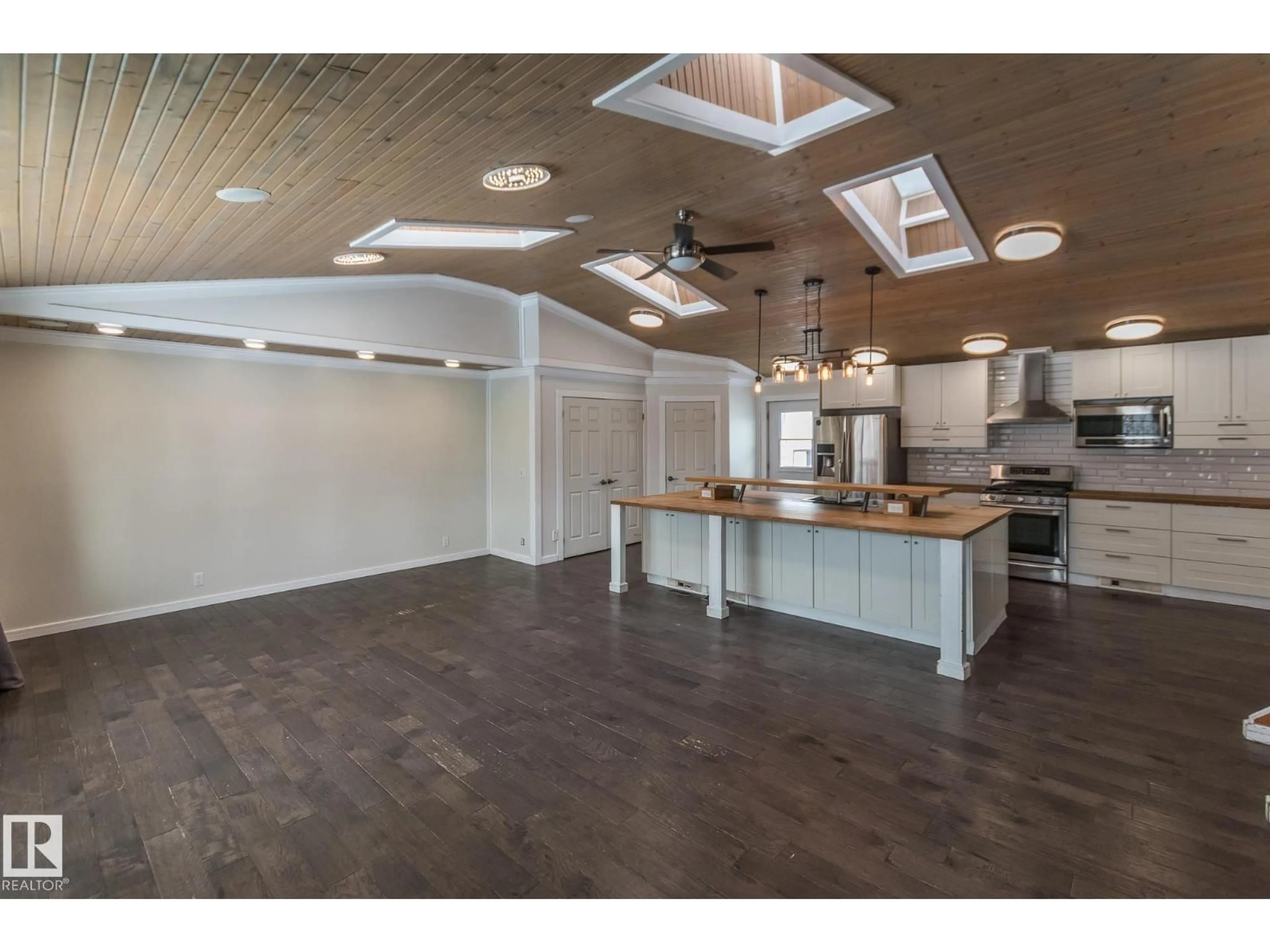 Open concept kitchen, unknown for 4305 44 ST, Bonnyville Town Alberta T9N1R9