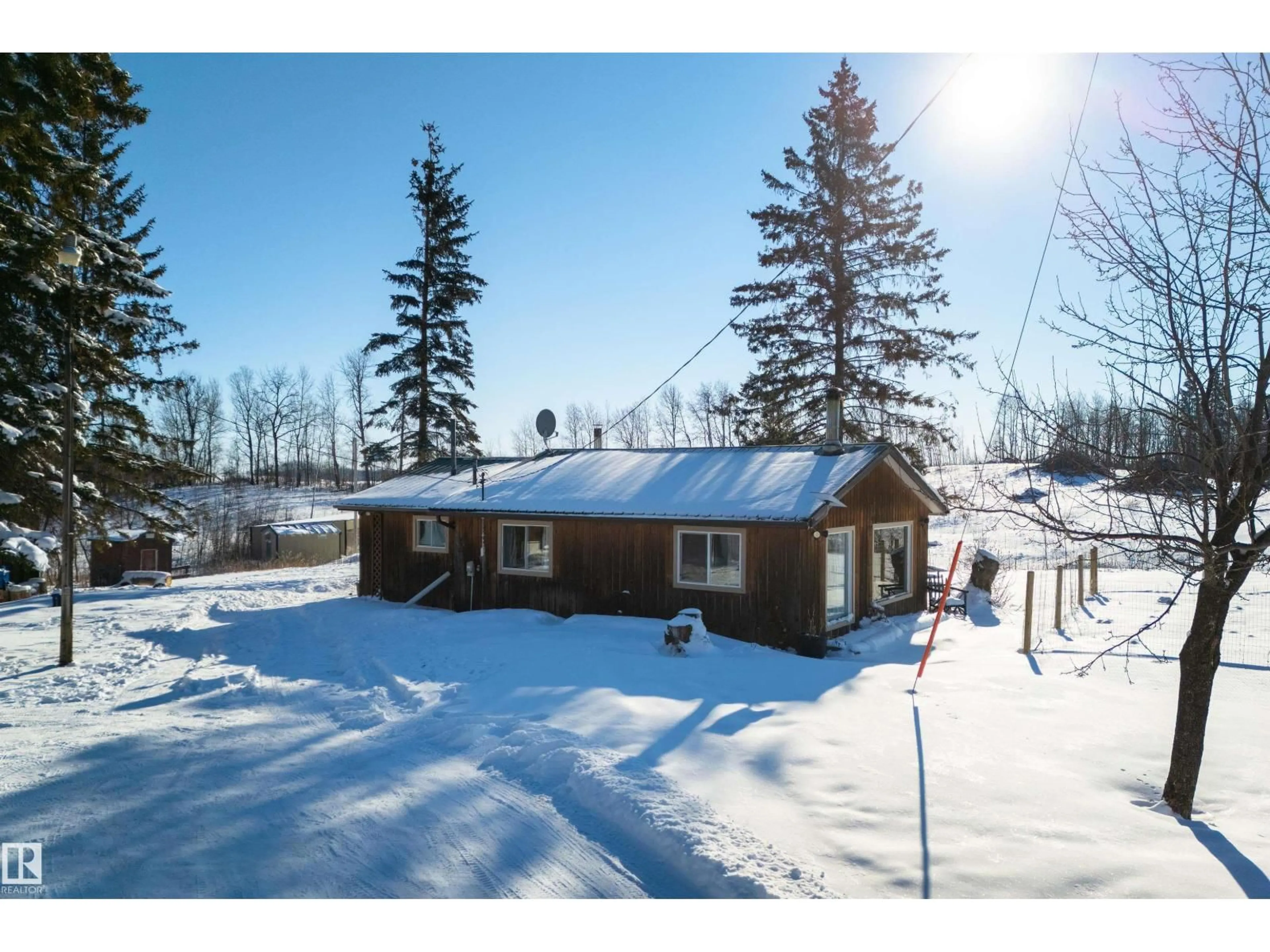 A pic from outside/outdoor area/front of a property/back of a property/a pic from drone, unknown for 52309 RGE ROAD 22, Rural Parkland County Alberta T7Y2J2