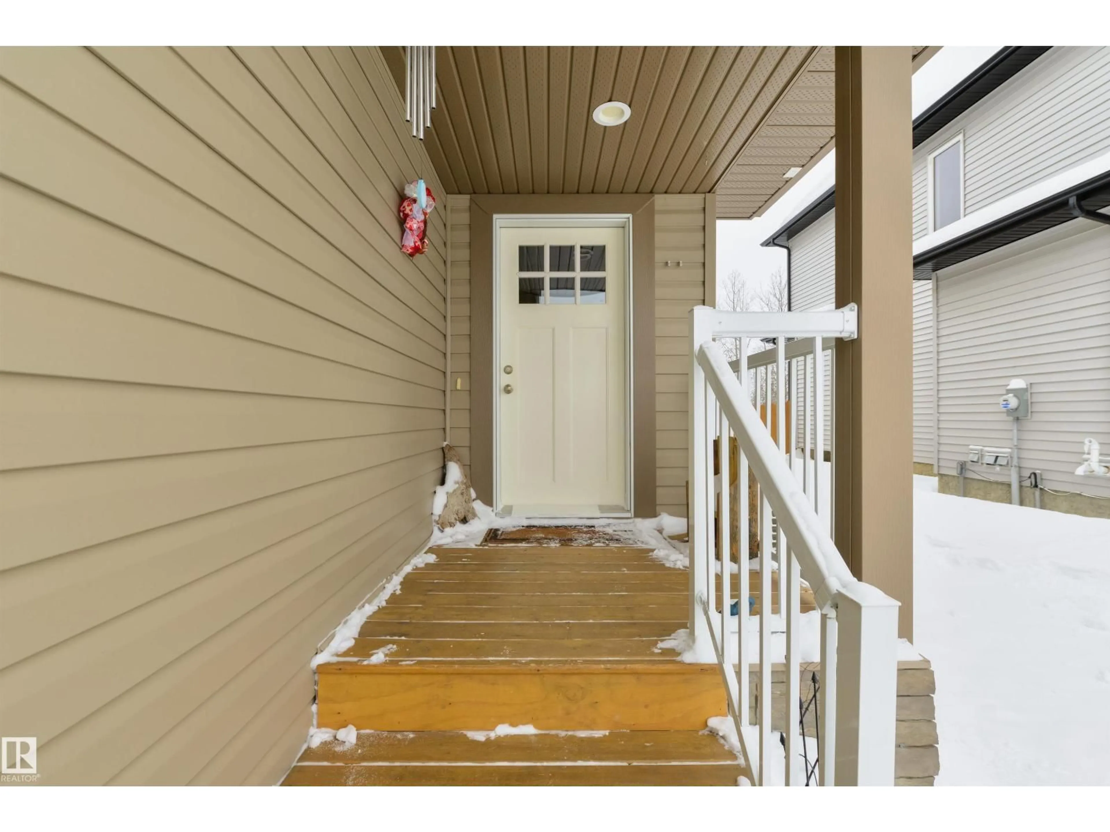 Indoor entryway for 4914 47 ST, Redwater Alberta T0A2W0