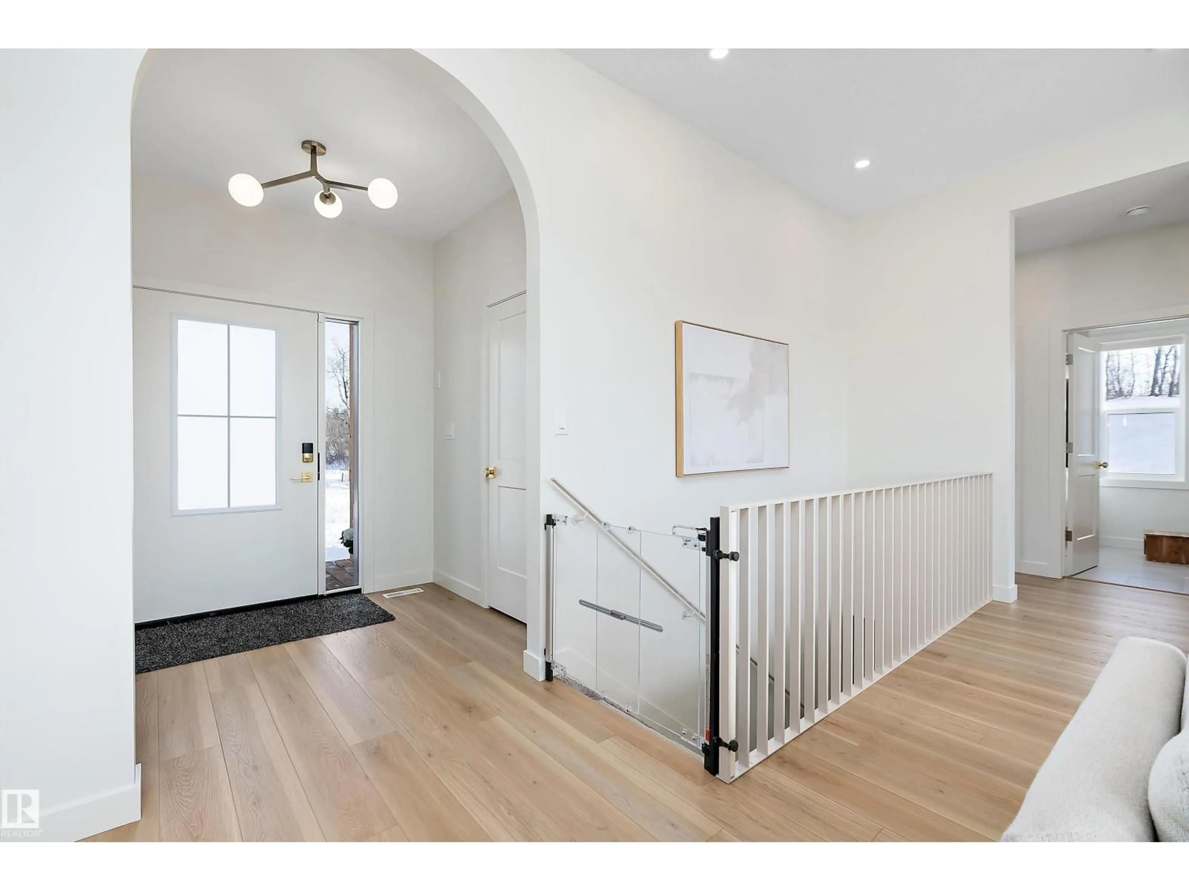 Indoor entryway for 50408 - 13 RR 203, Rural Beaver County Alberta T0B4J2