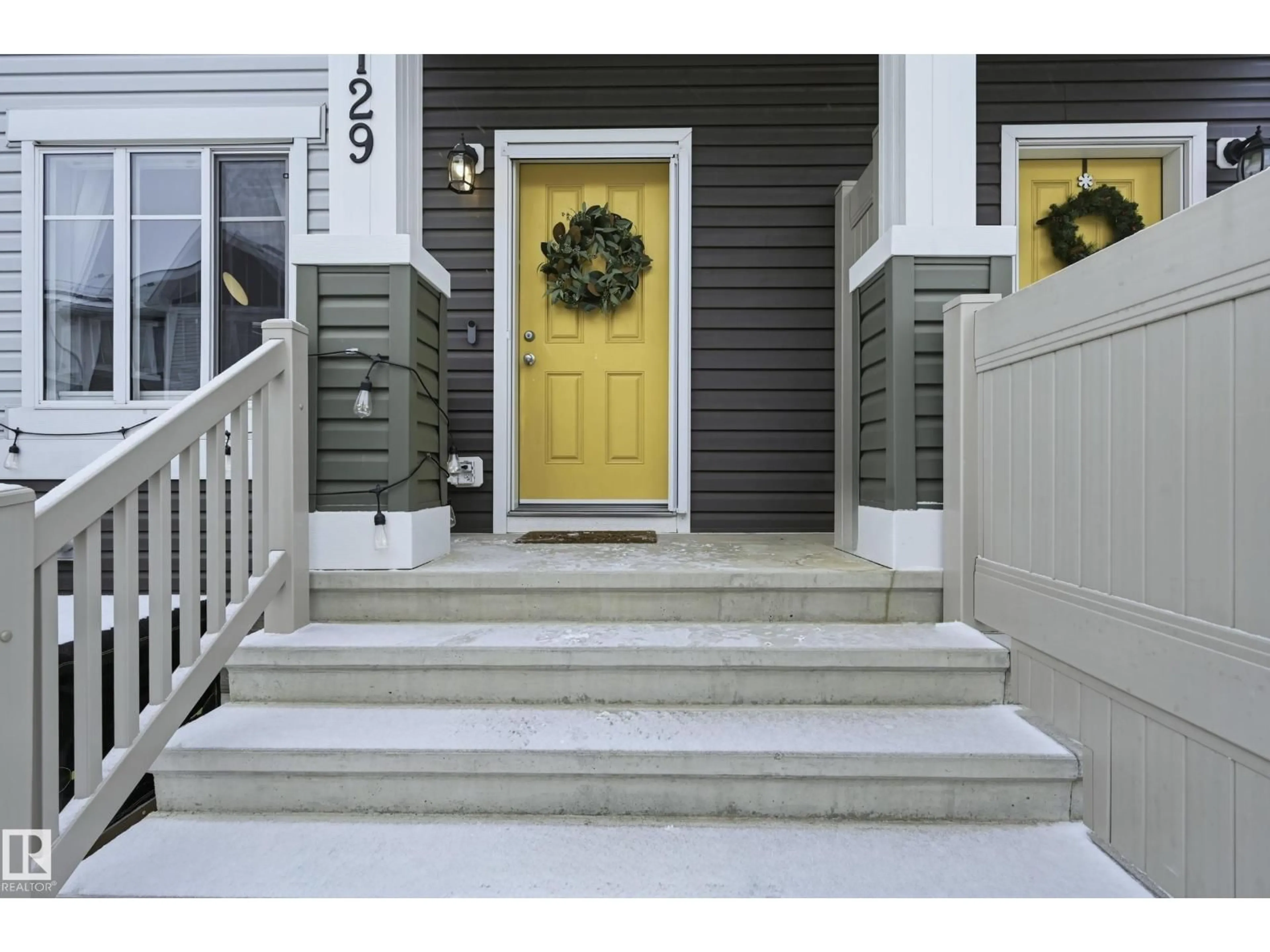 Indoor entryway for 129 - 2905 141 ST, Edmonton Alberta T6W3M4