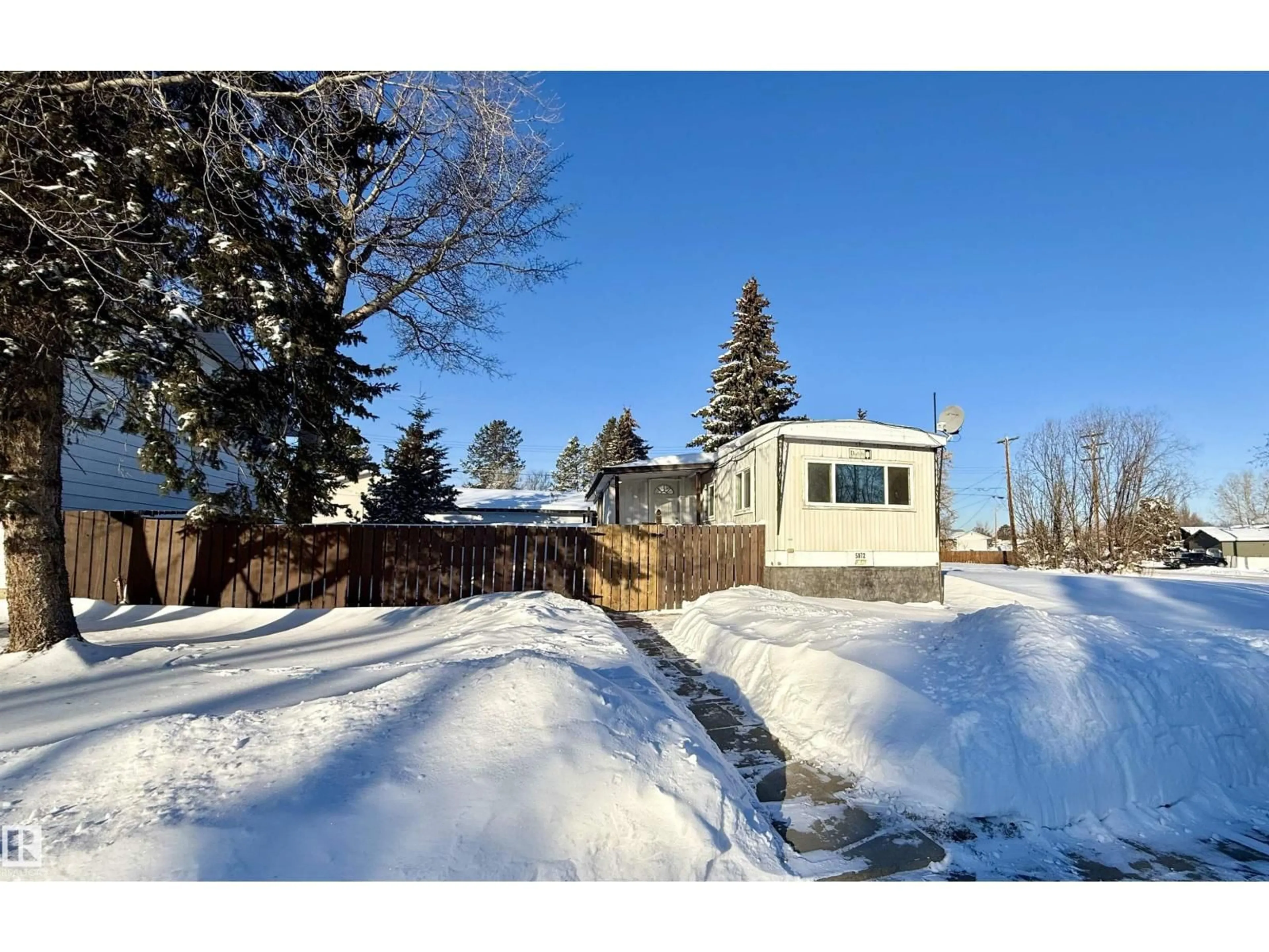 Unknown for 5072 43 ST, Drayton Valley Alberta T7A1B8