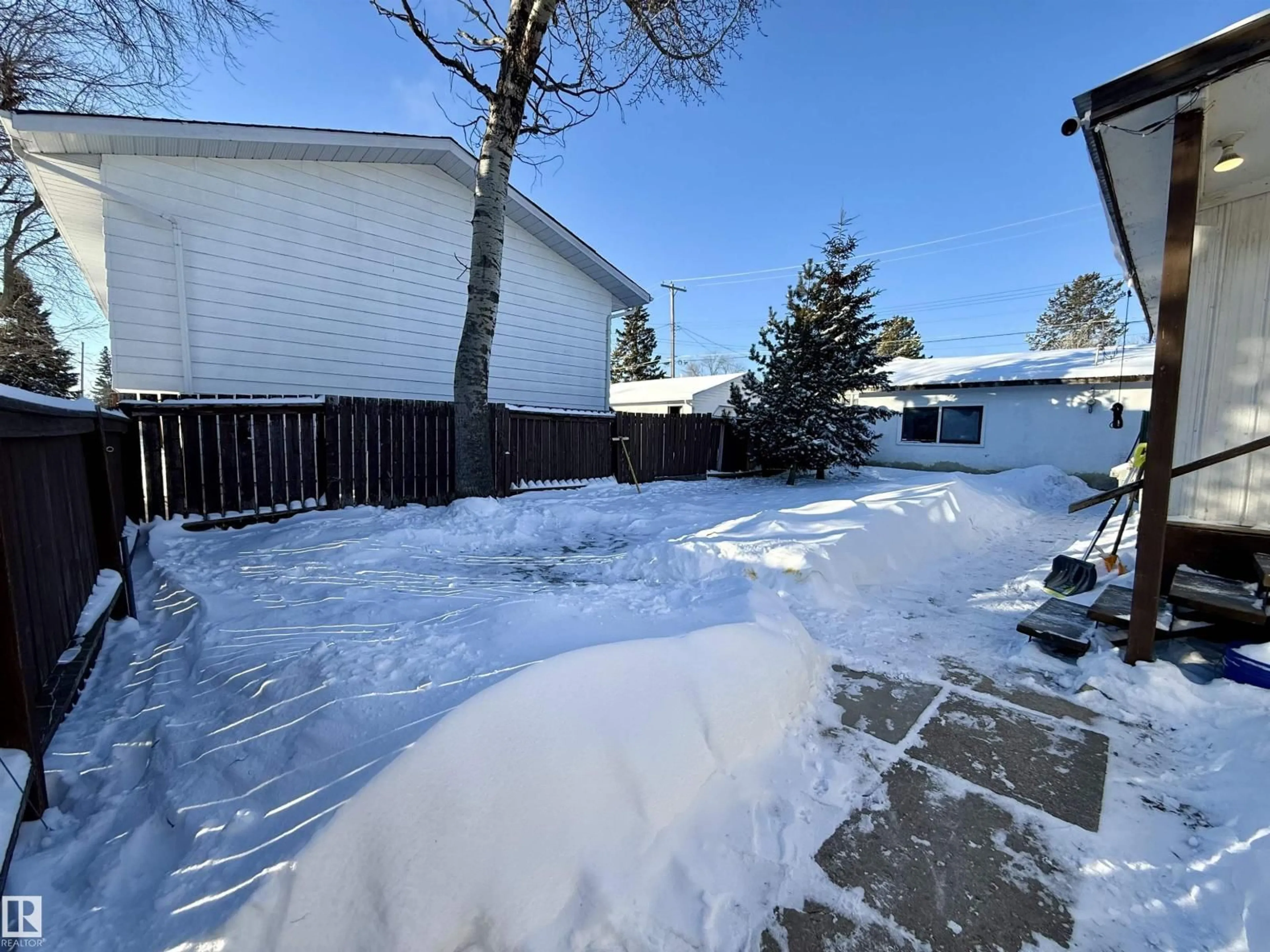 A pic from outside/outdoor area/front of a property/back of a property/a pic from drone, street for 5072 43 ST, Drayton Valley Alberta T7A1B8