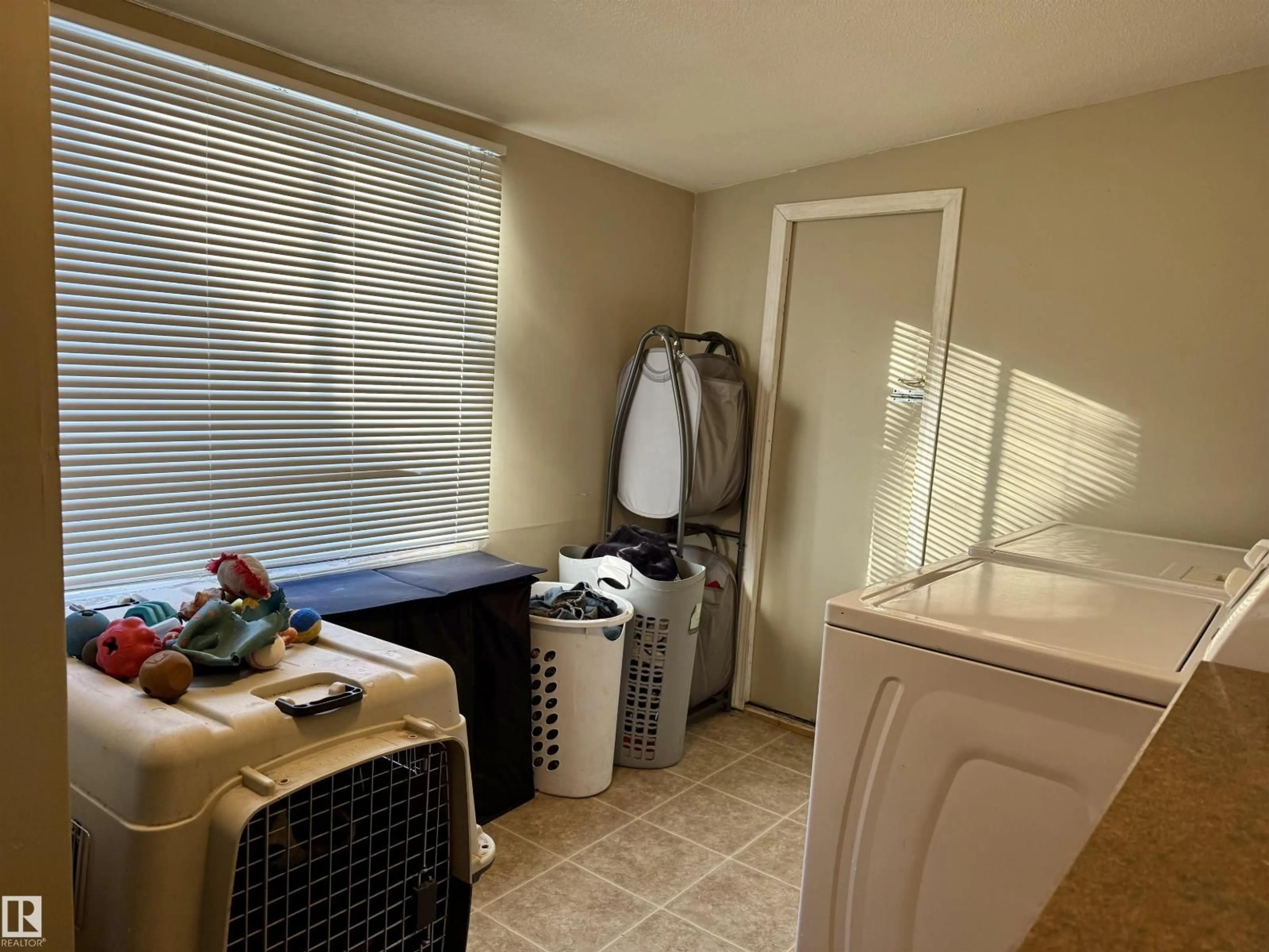 A pic of a room for 5072 43 ST, Drayton Valley Alberta T7A1B8