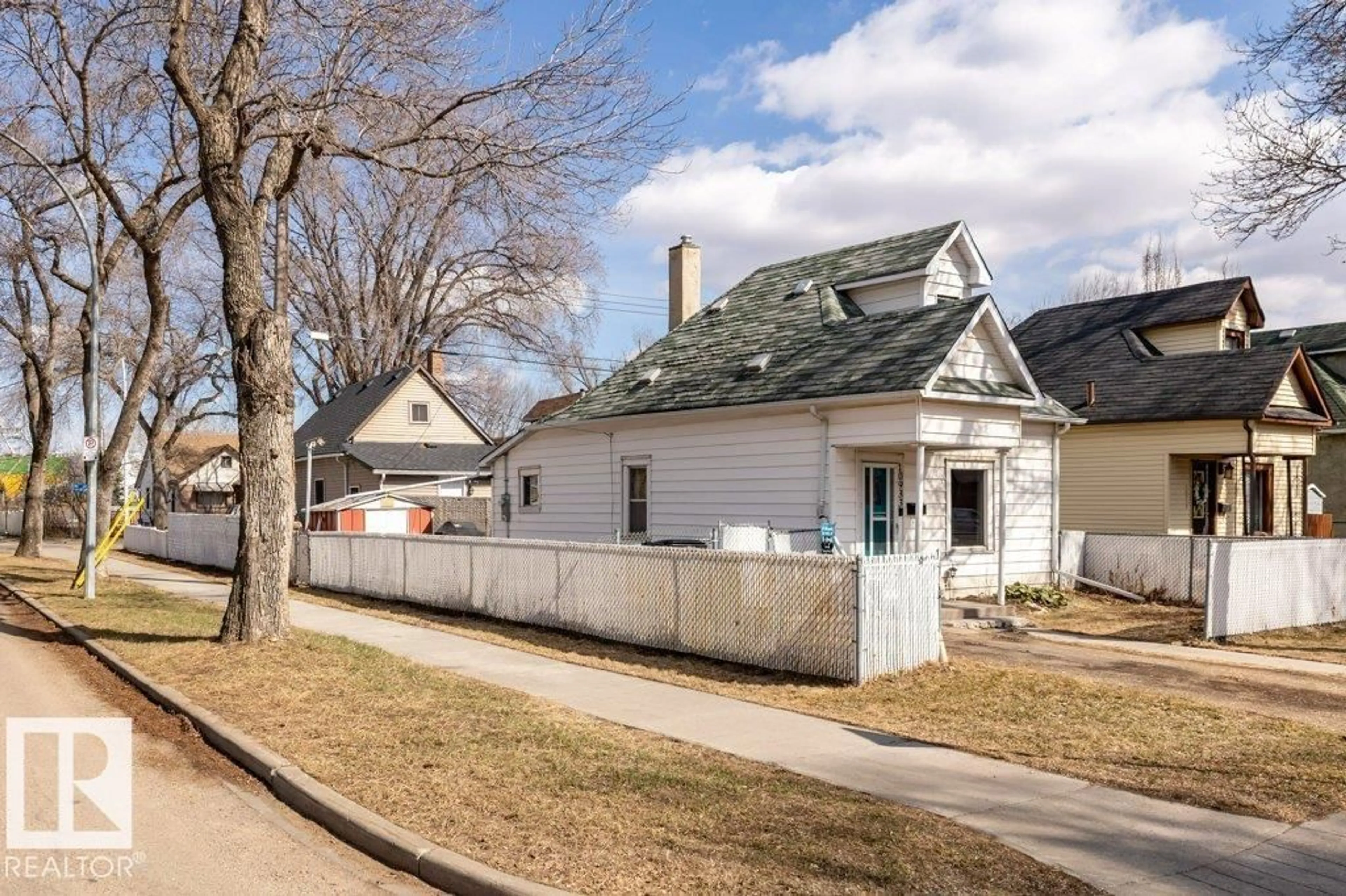 Unknown for NW - 10933 93 ST, Edmonton Alberta T5H1Z1