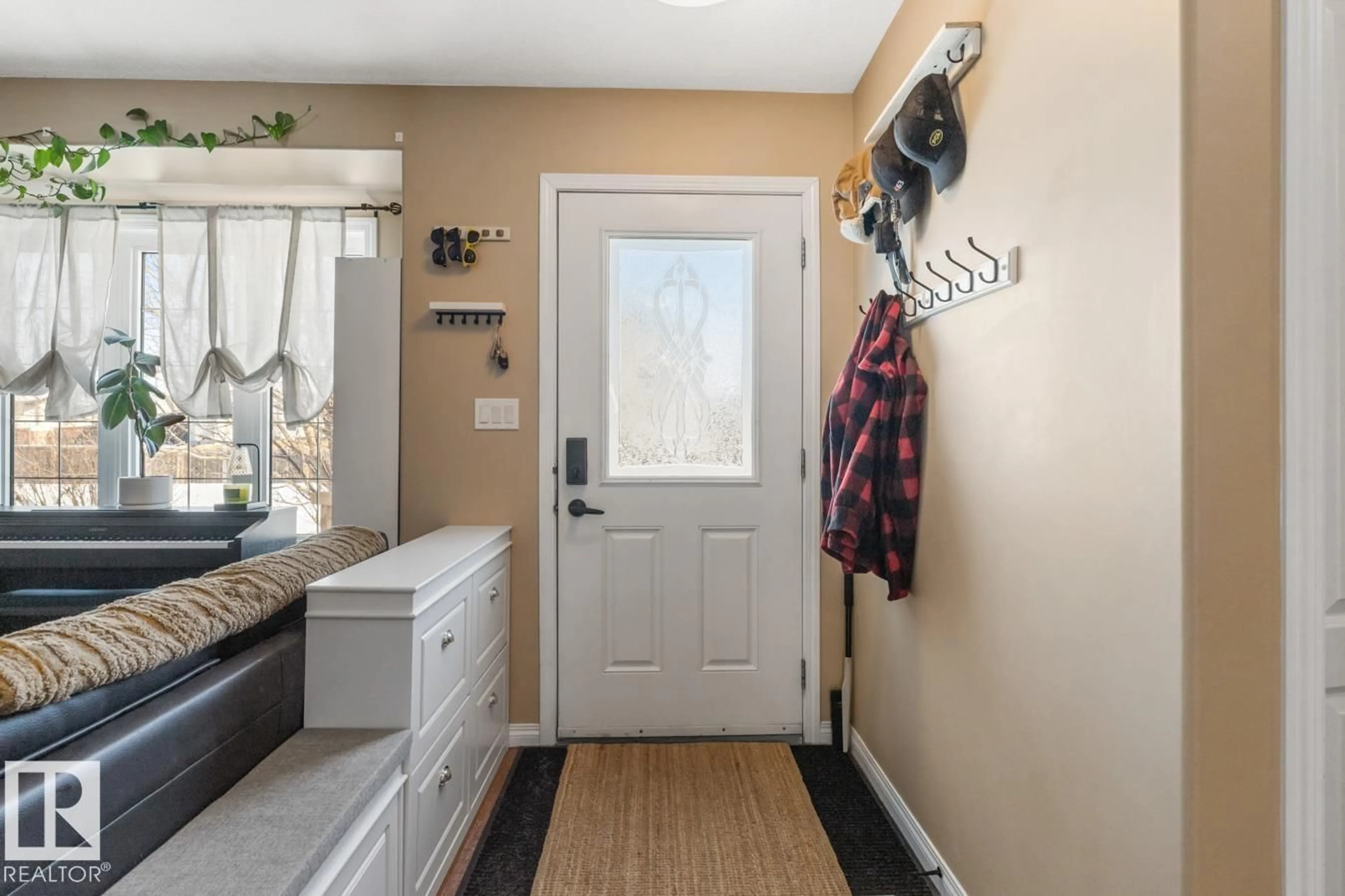 Indoor entryway for 3820 53 ST, Gibbons Alberta T0A1N0