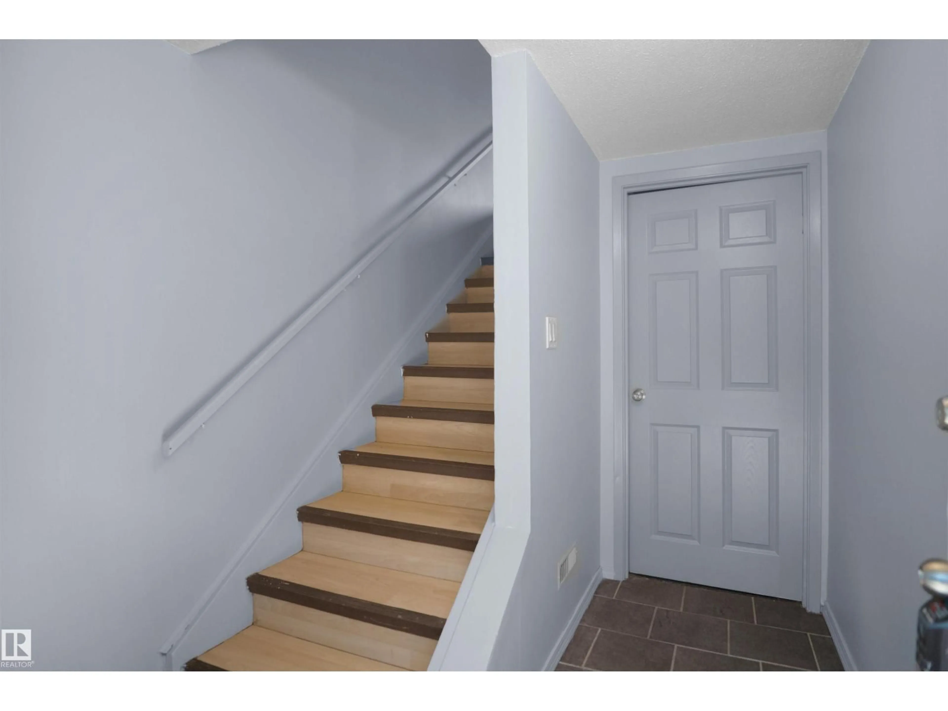 Unknown for 887 ABBOTTSFIELD RD, Edmonton Alberta T5W4R4