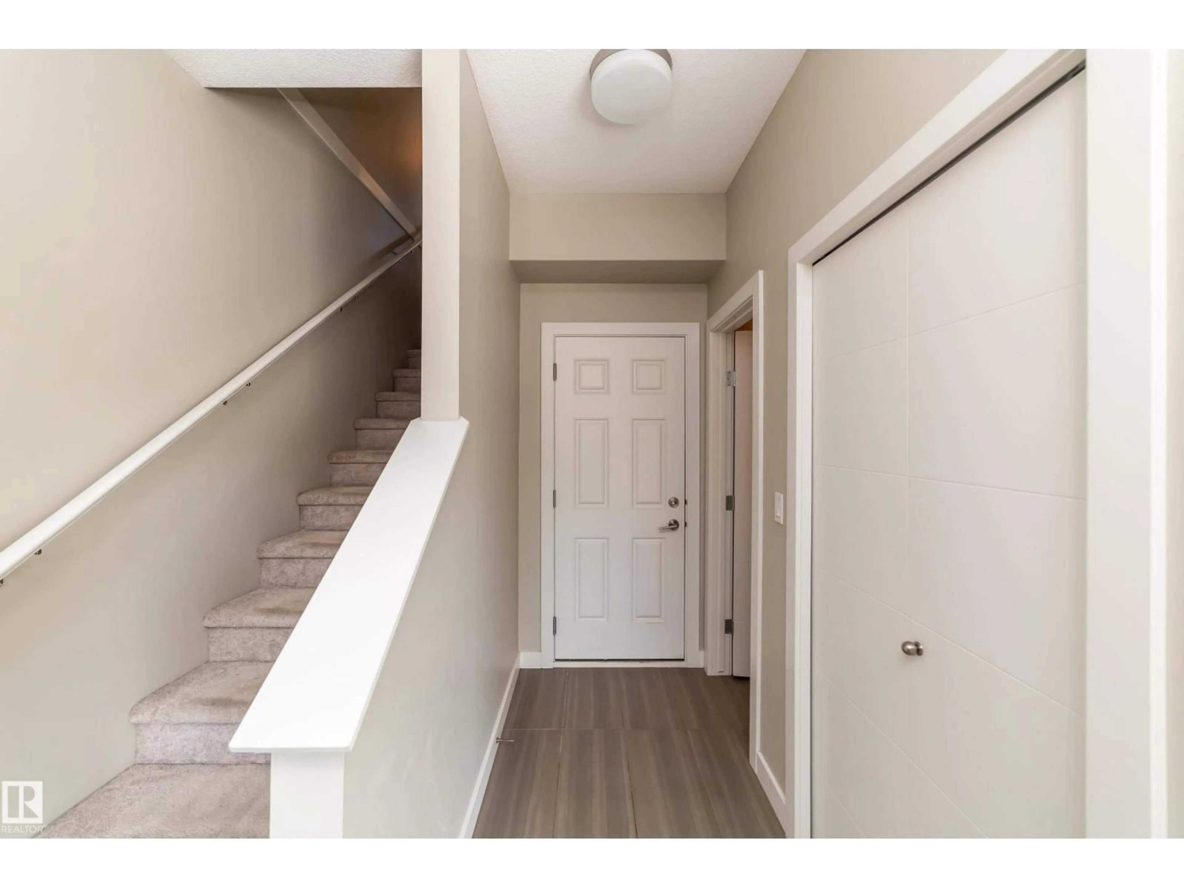 Indoor entryway for #22 - 2560 PEGASUS BV, Edmonton Alberta T5E6V4